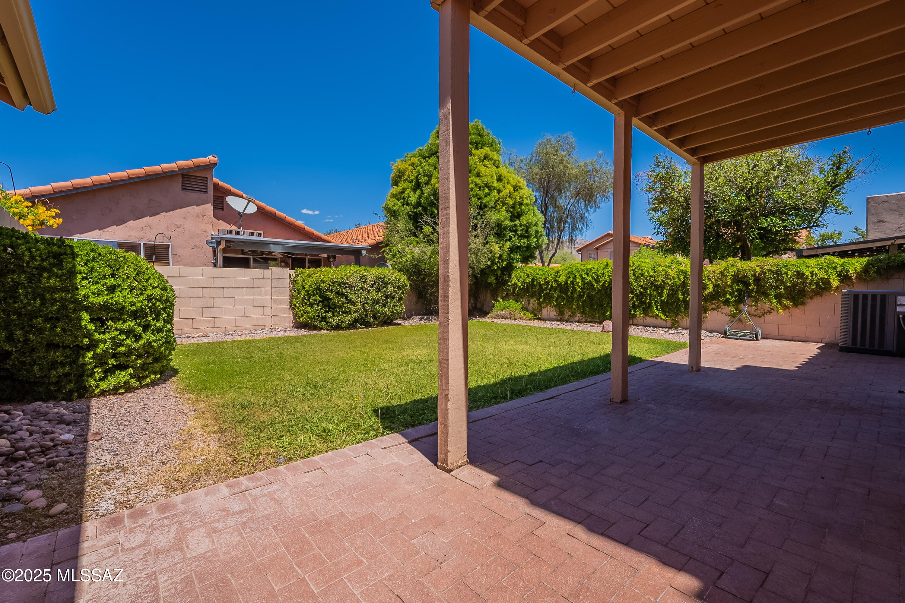 5395 N Entrada De Sabino