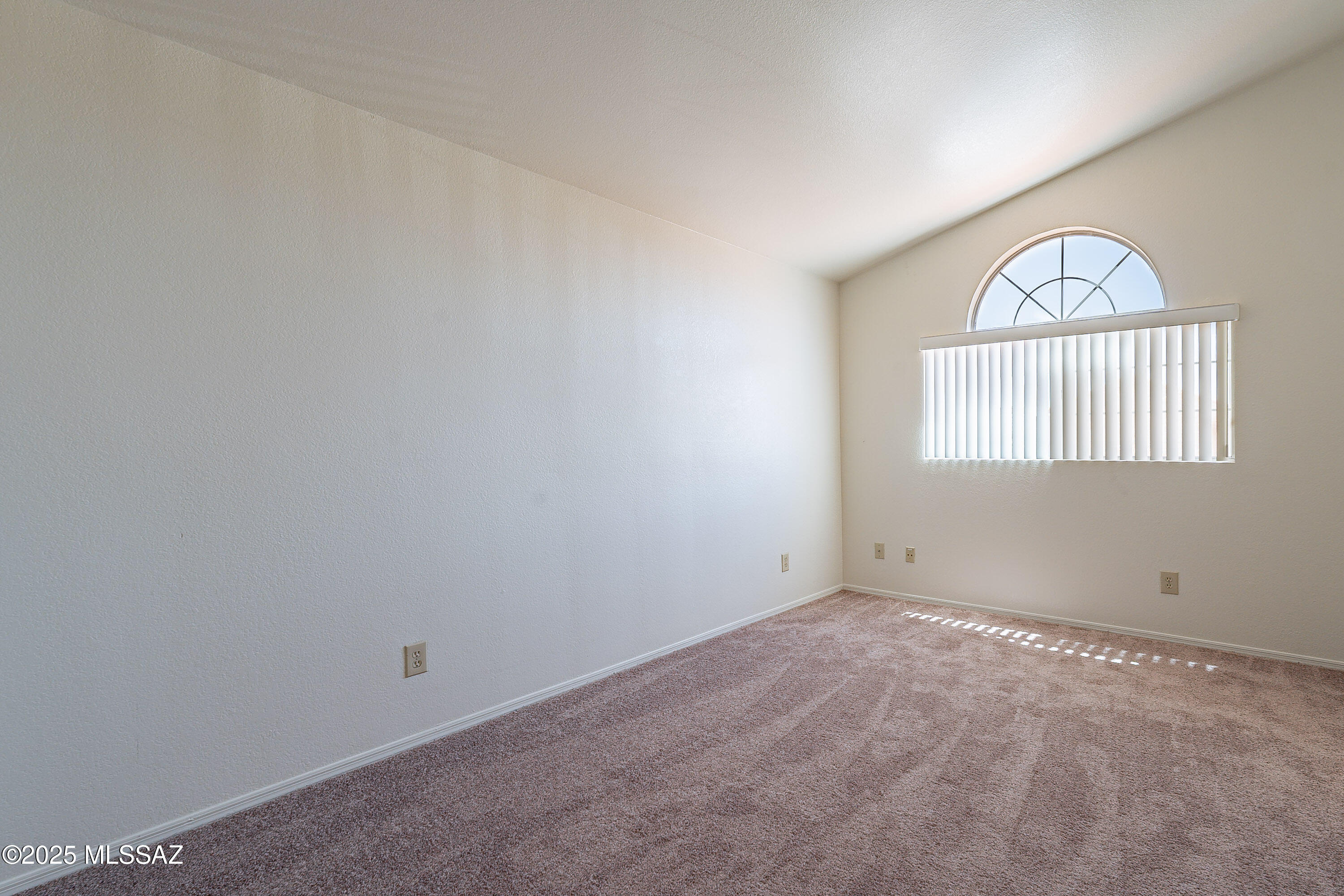 5395 N Entrada De Sabino