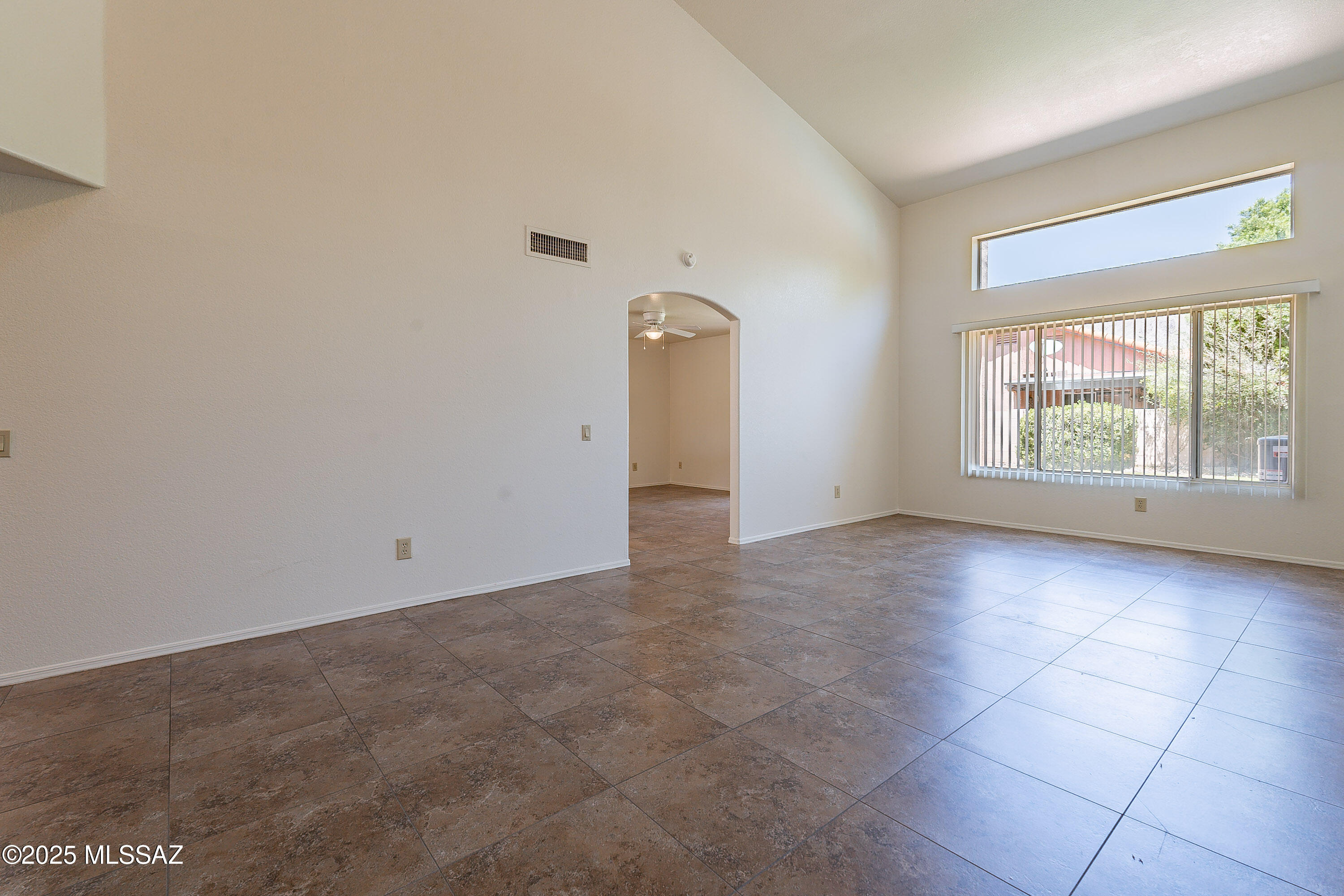 5395 N Entrada De Sabino