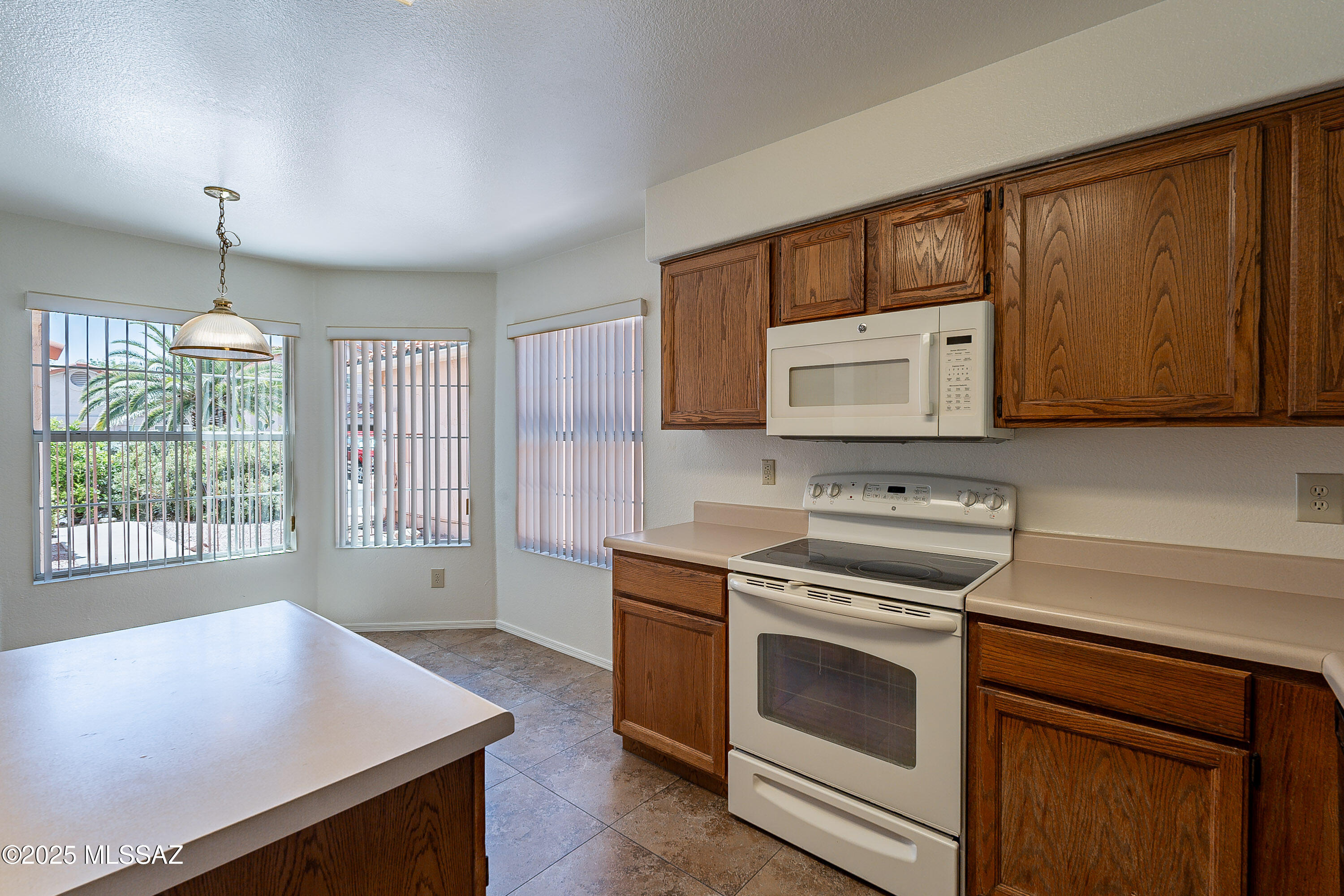 5395 N Entrada De Sabino