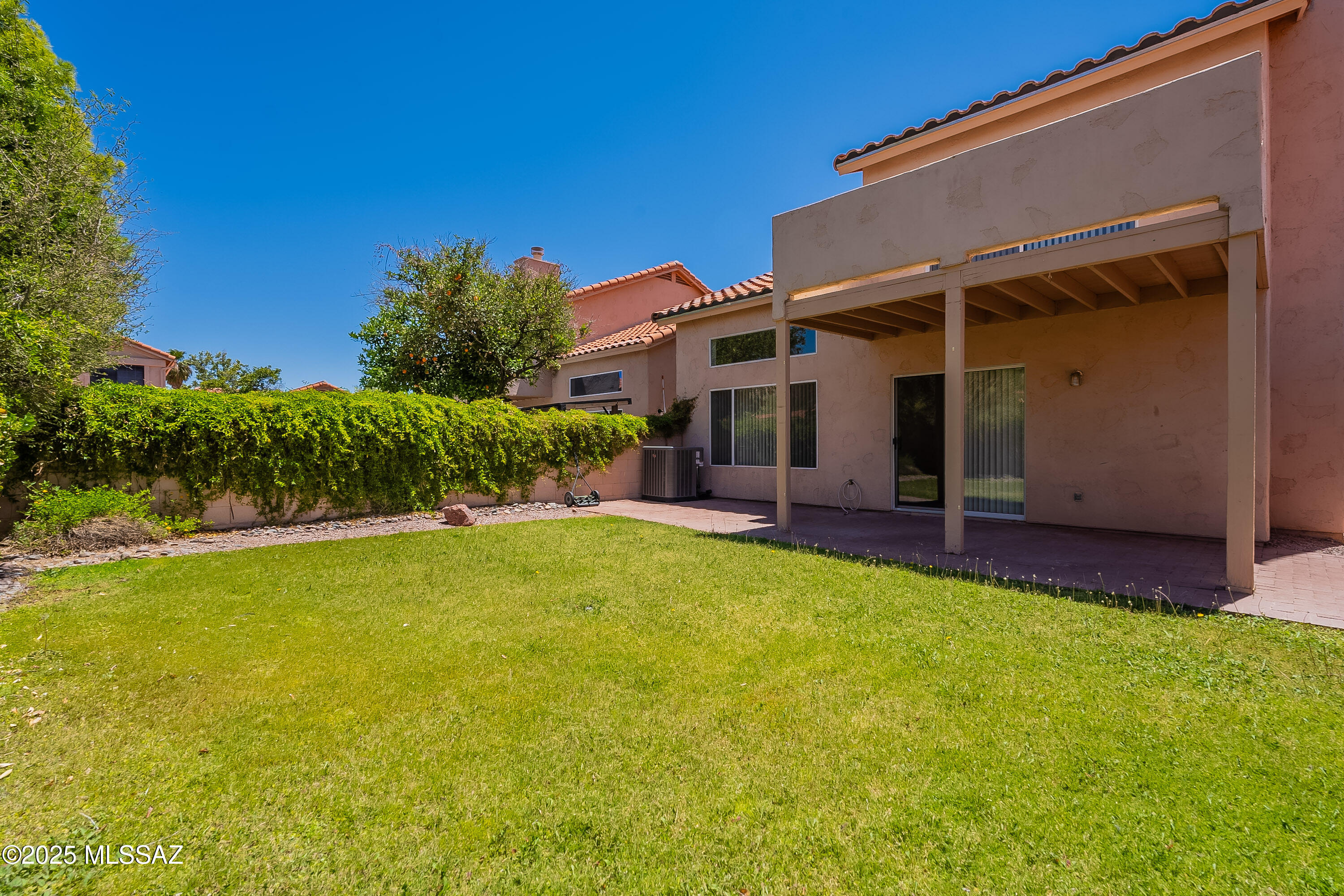 5395 N Entrada De Sabino