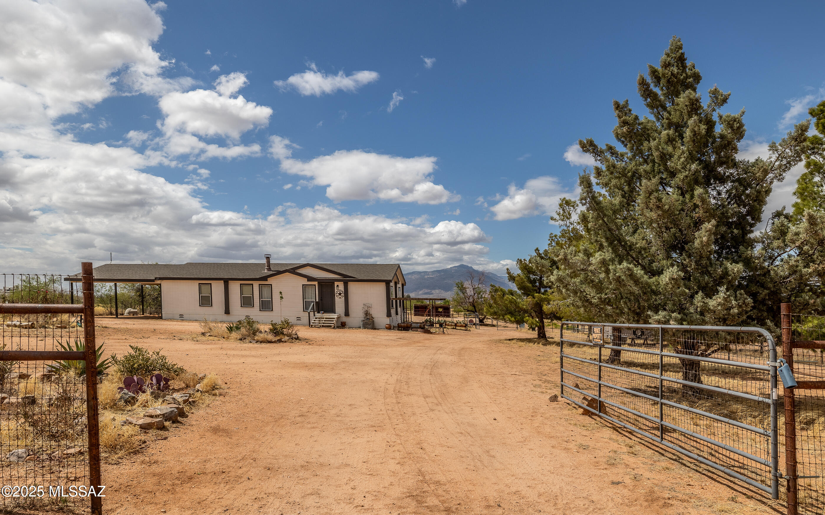 3348 W Thunderbird Trail