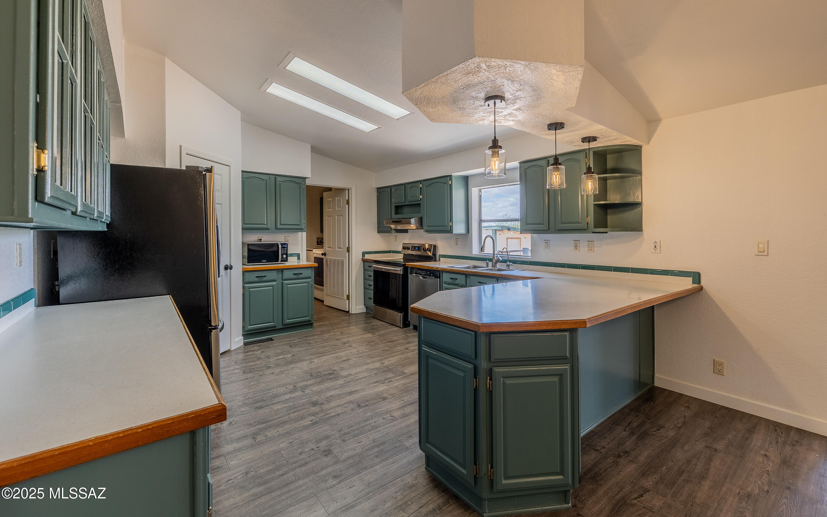 3348 W Thunderbird Trail