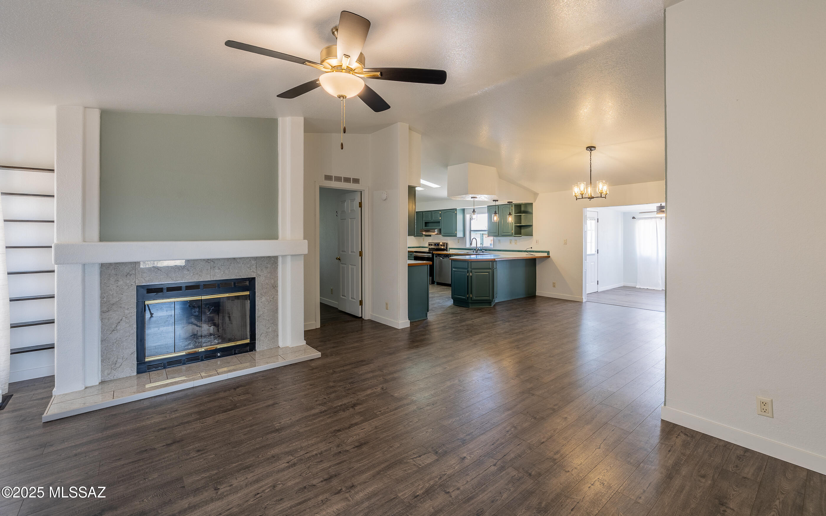 3348 W Thunderbird Trail