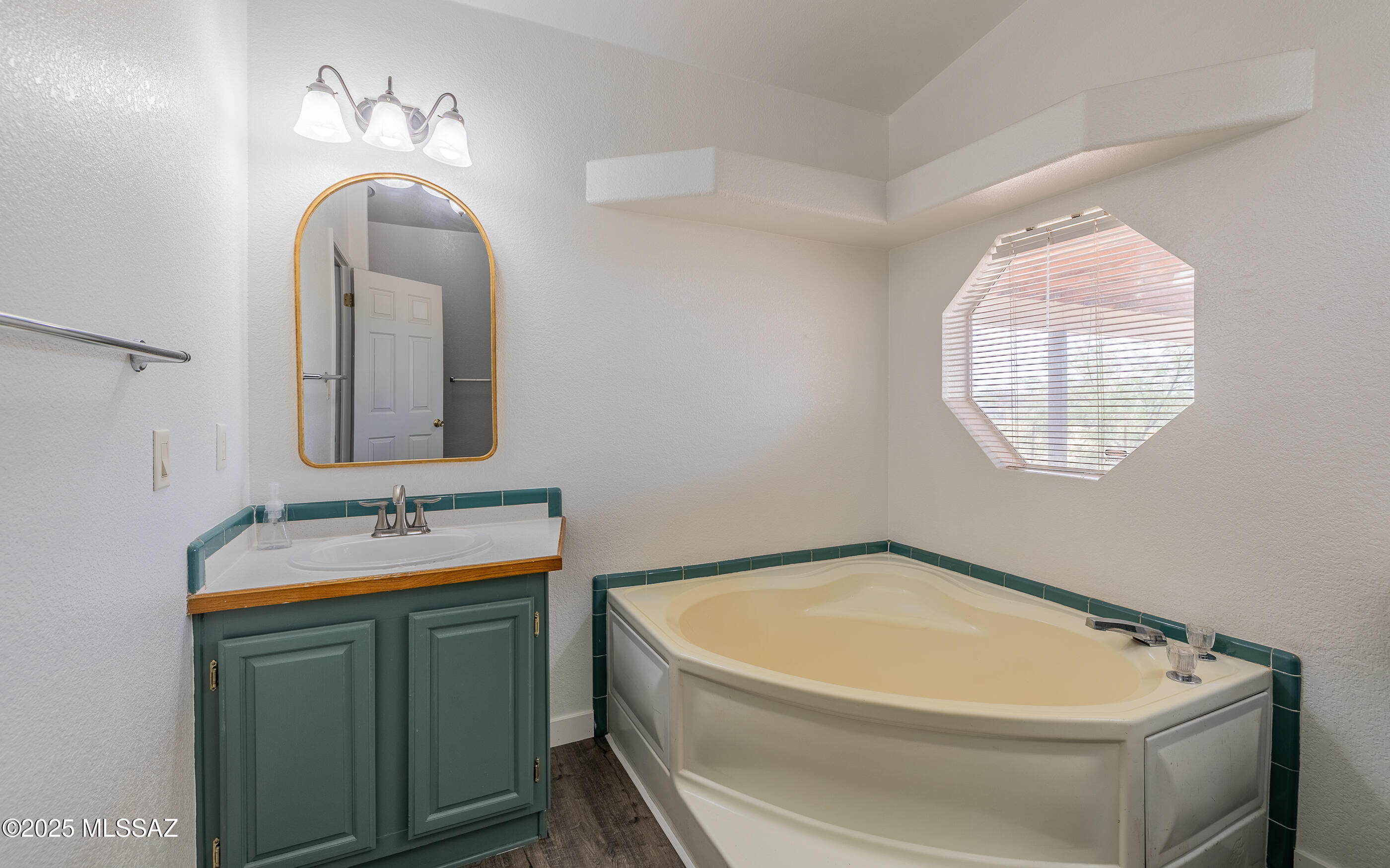 3348 W Thunderbird Trail