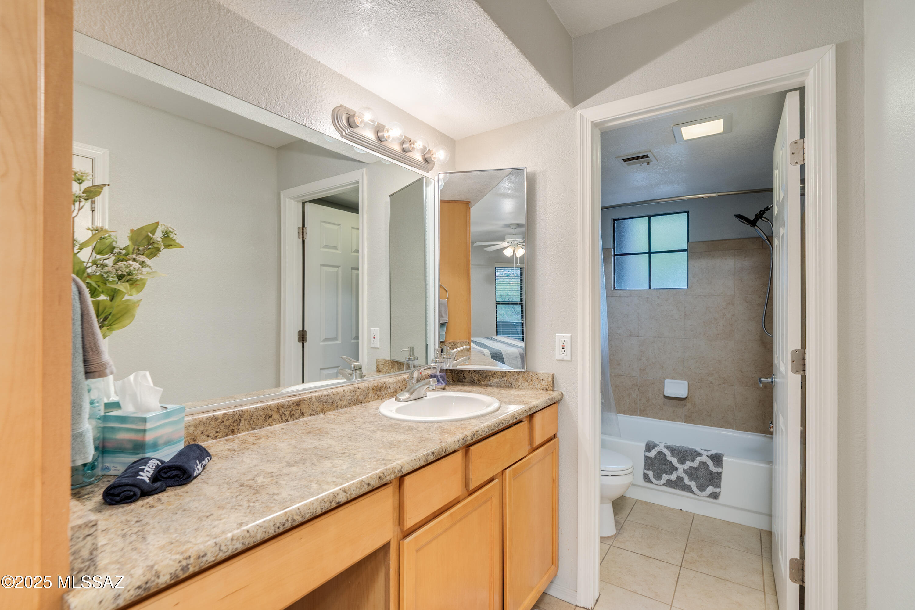 5855 N Kolb Road Unit: 1102