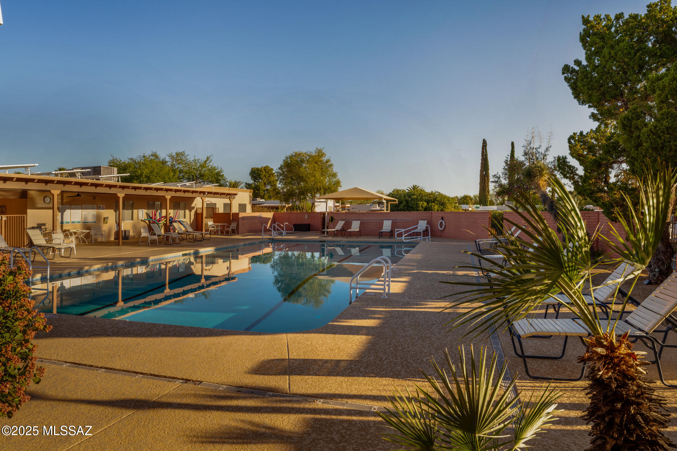 418 N Calle De Las Profetas