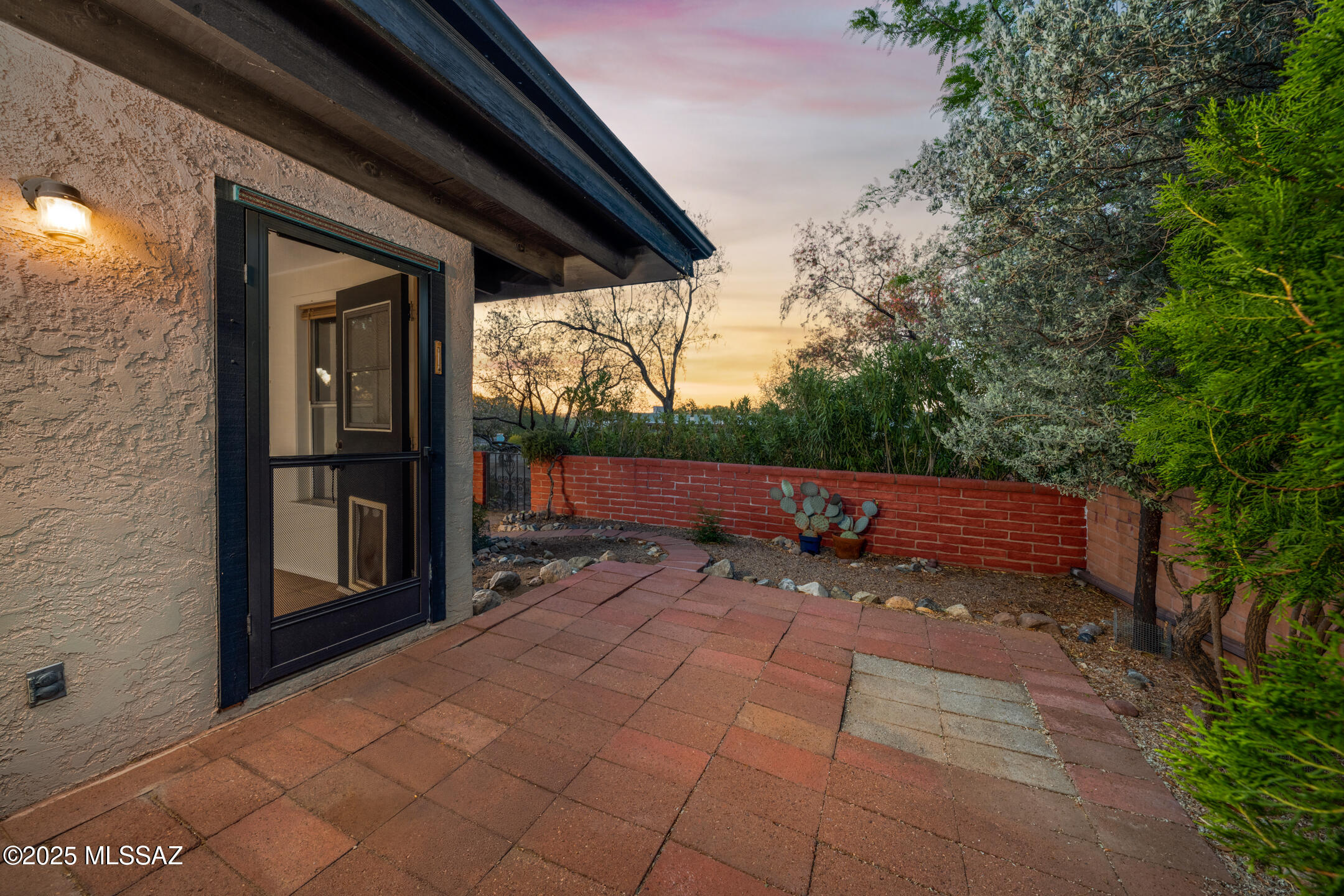 418 N Calle De Las Profetas