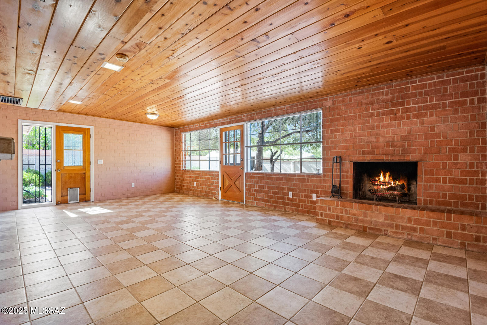 5731 E Holmes Street