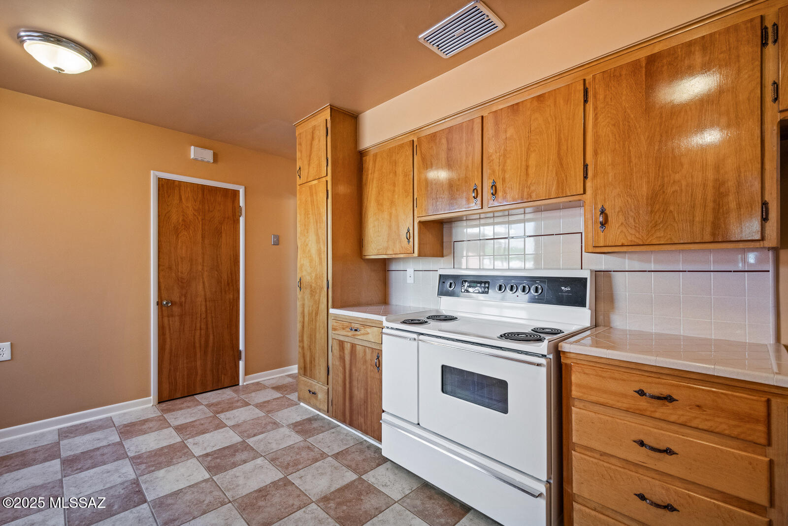 5731 E Holmes Street