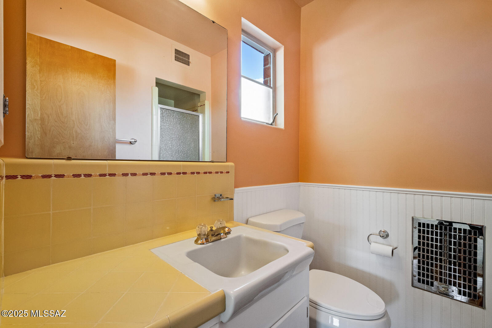 5731 E Holmes Street