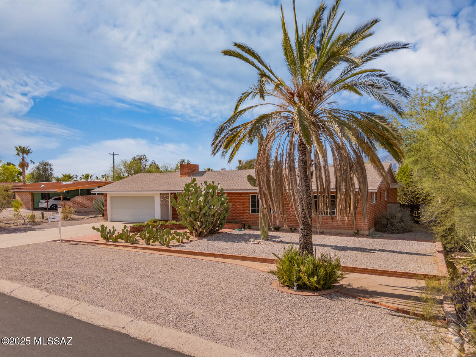 5731 E Holmes Street