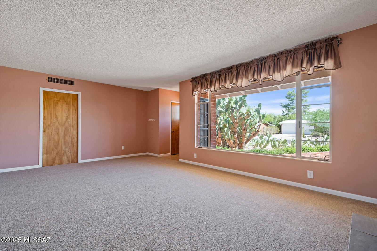 5731 E Holmes Street