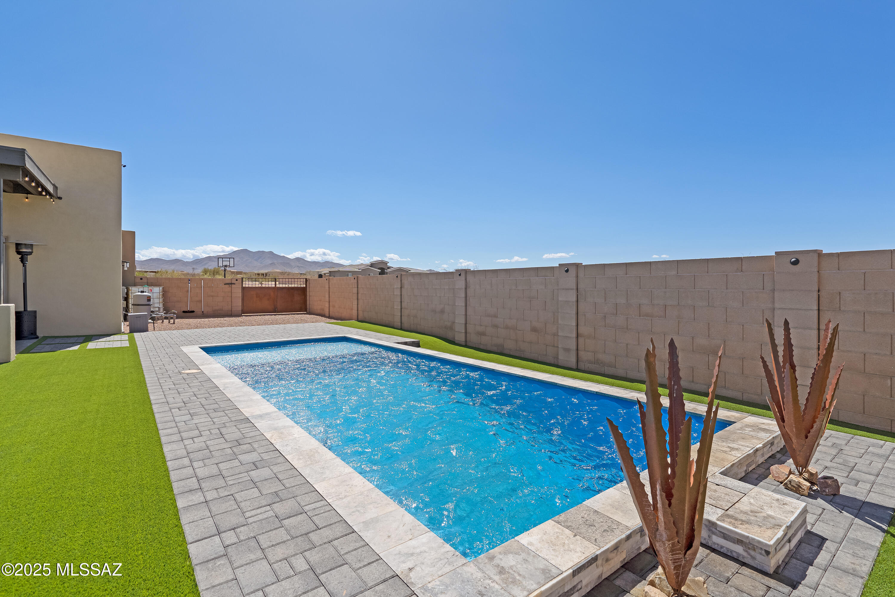 3337 E Wet Sand Place