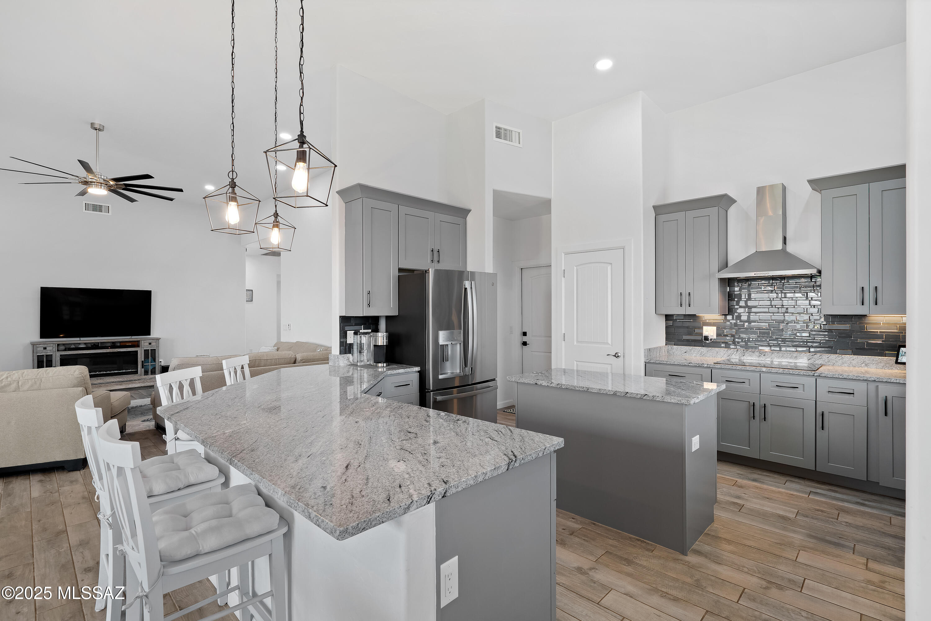 3337 E Wet Sand Place