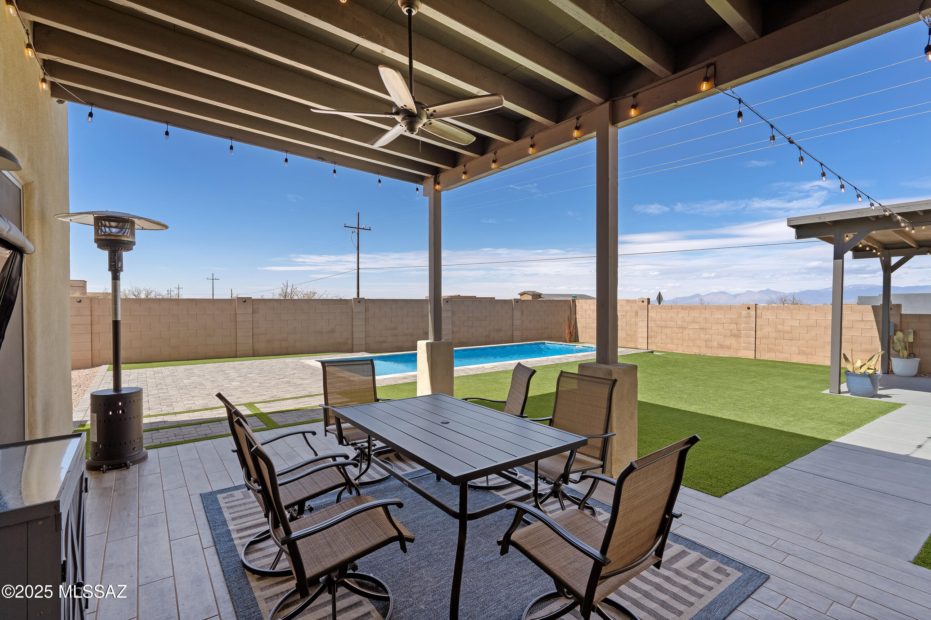 3337 E Wet Sand Place