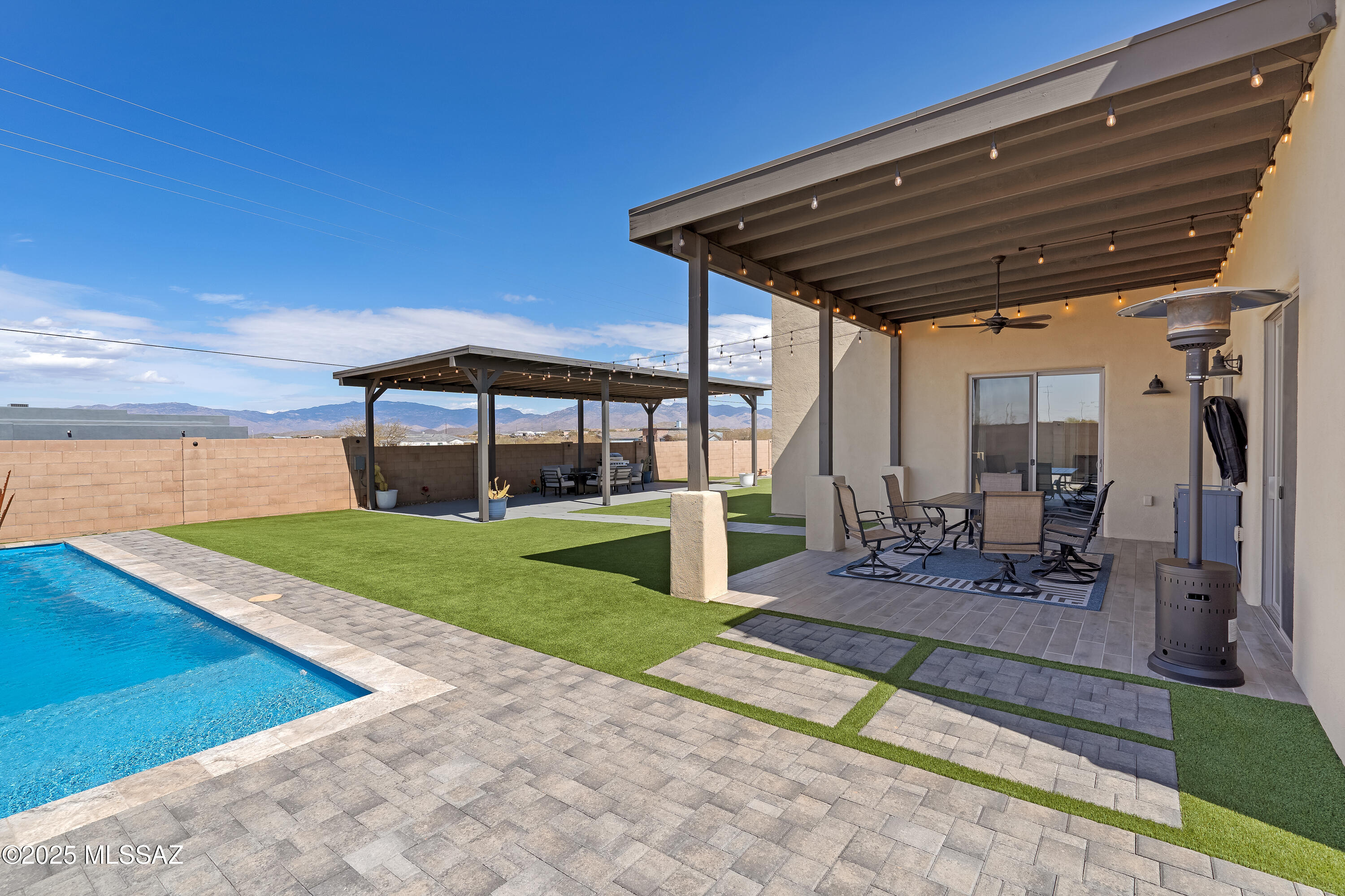 3337 E Wet Sand Place