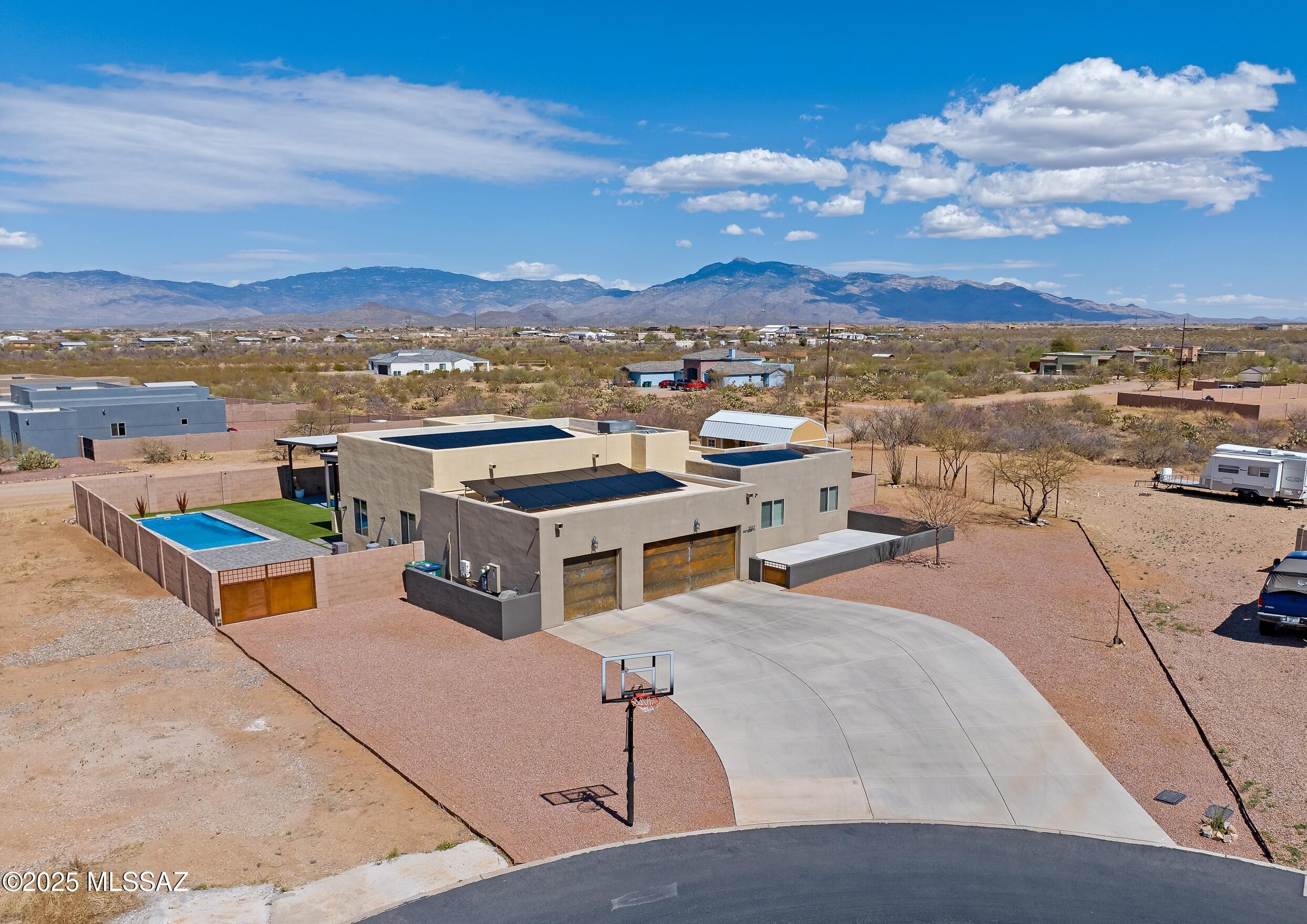 3337 E Wet Sand Place