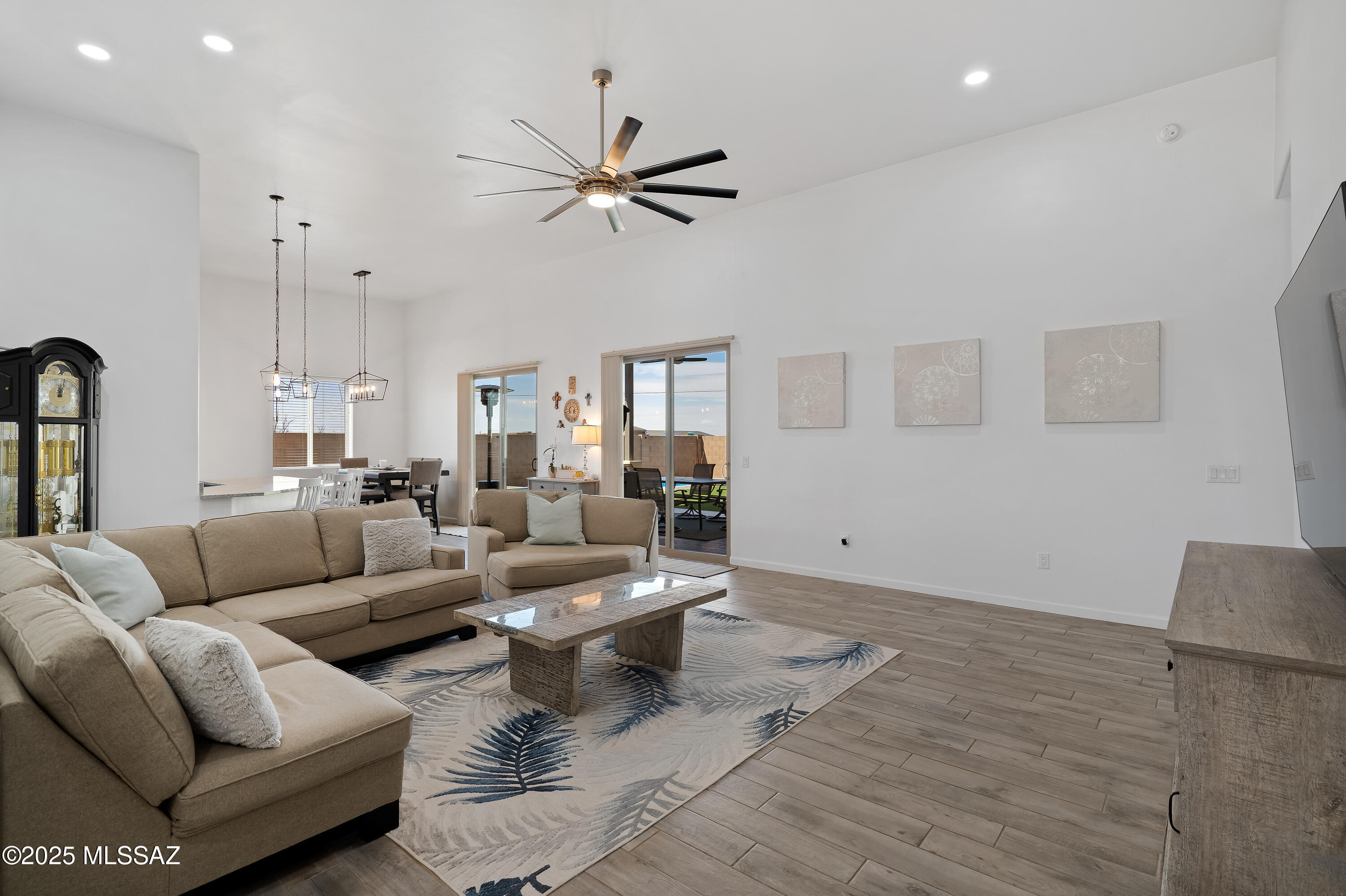 3337 E Wet Sand Place