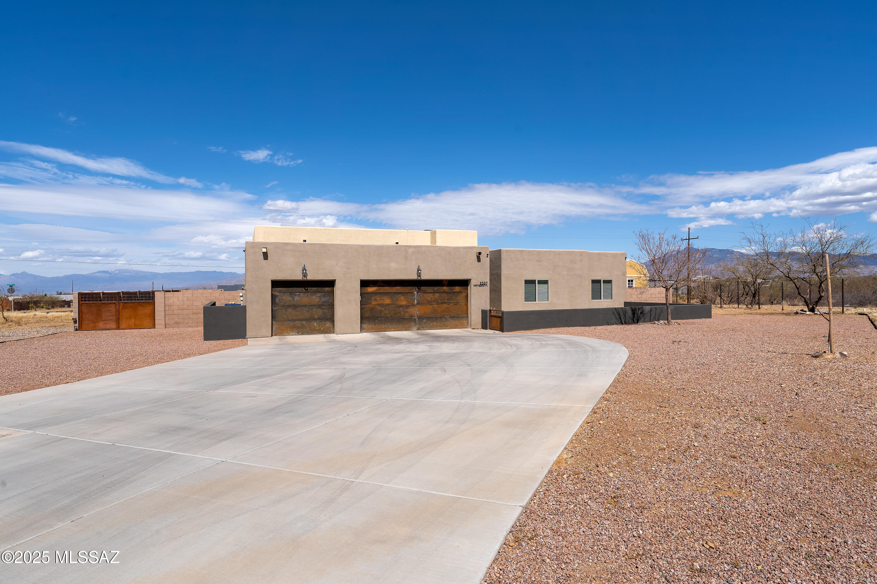 3337 E Wet Sand Place