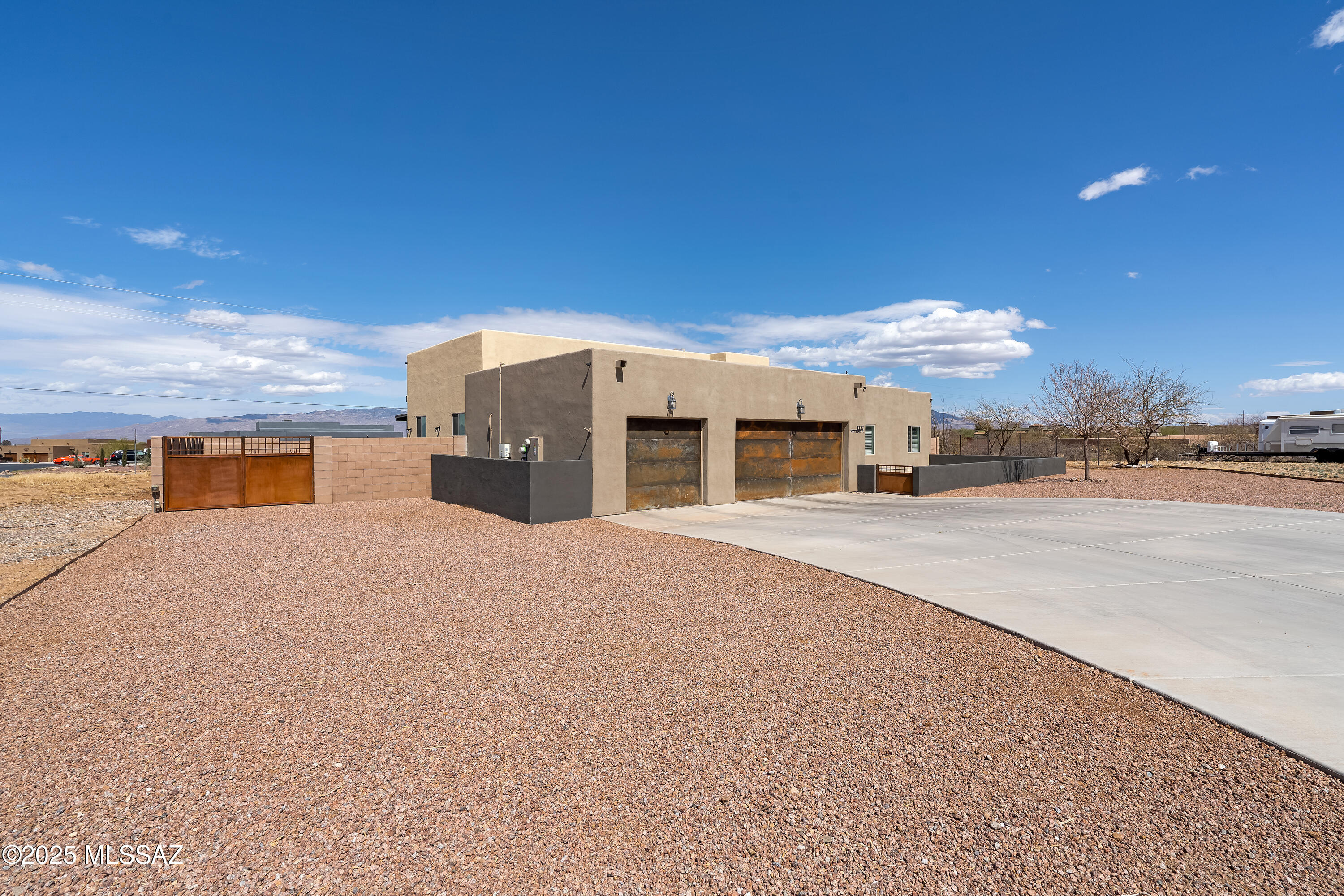 3337 E Wet Sand Place