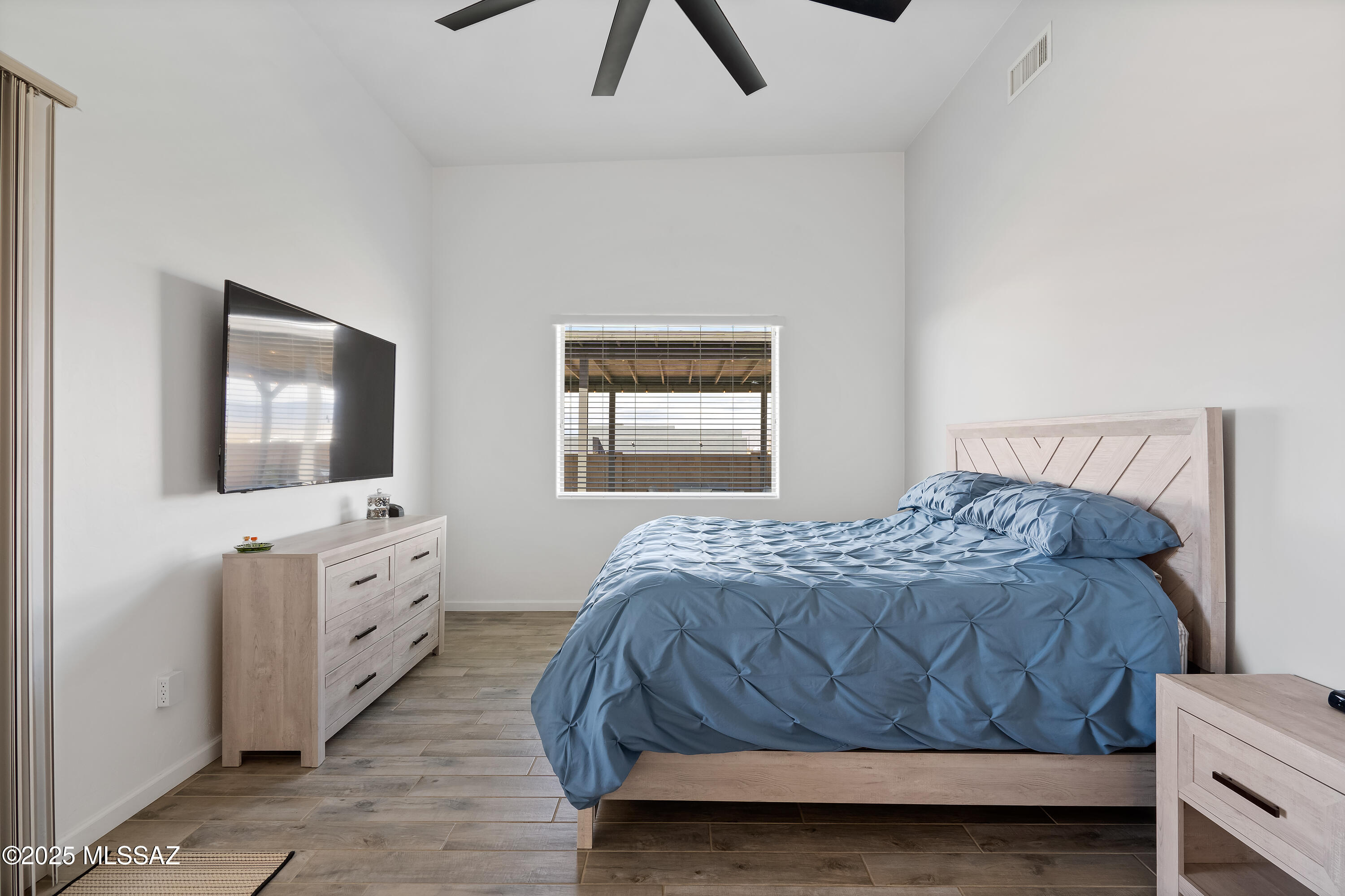 3337 E Wet Sand Place