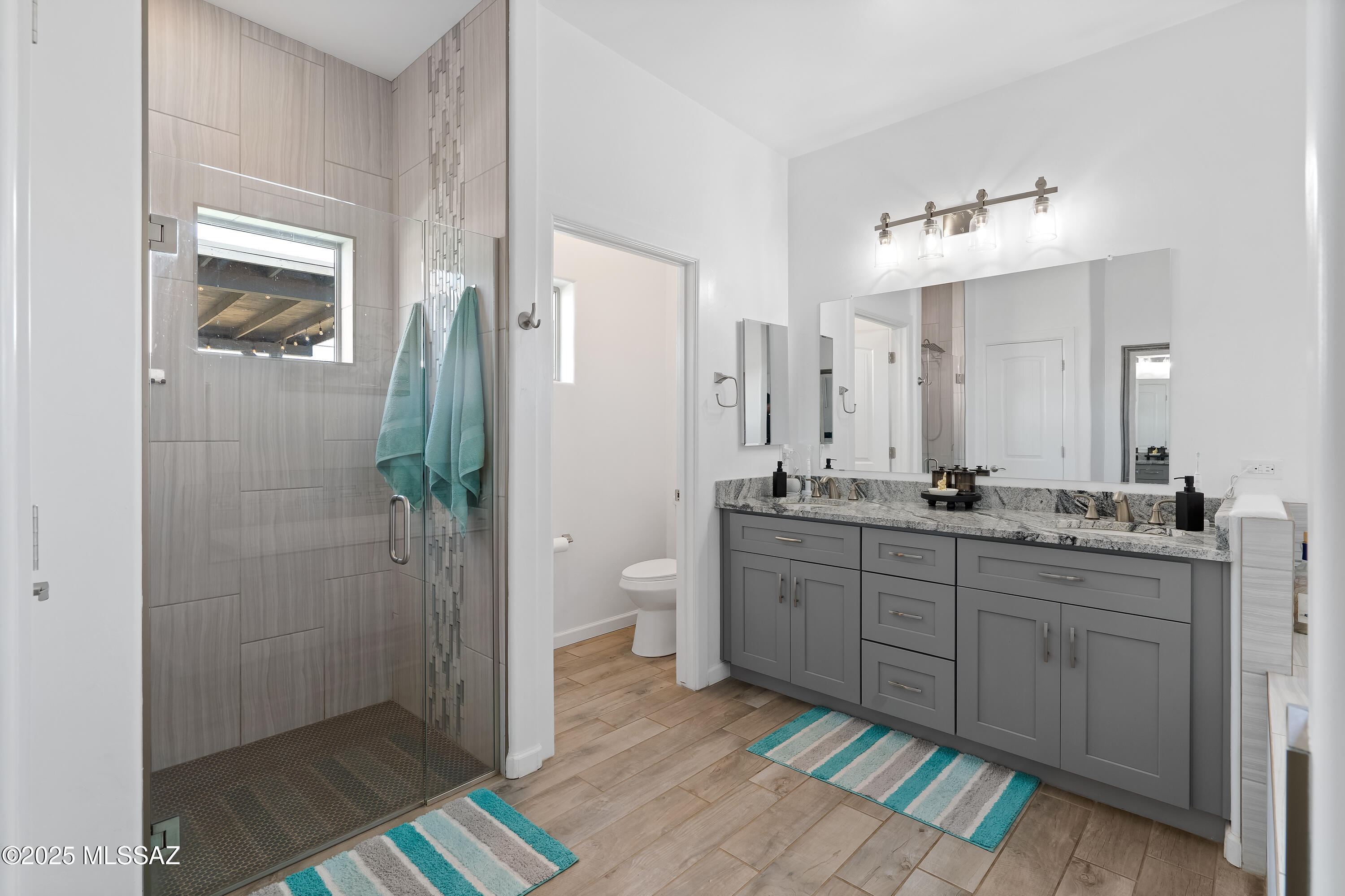 3337 E Wet Sand Place