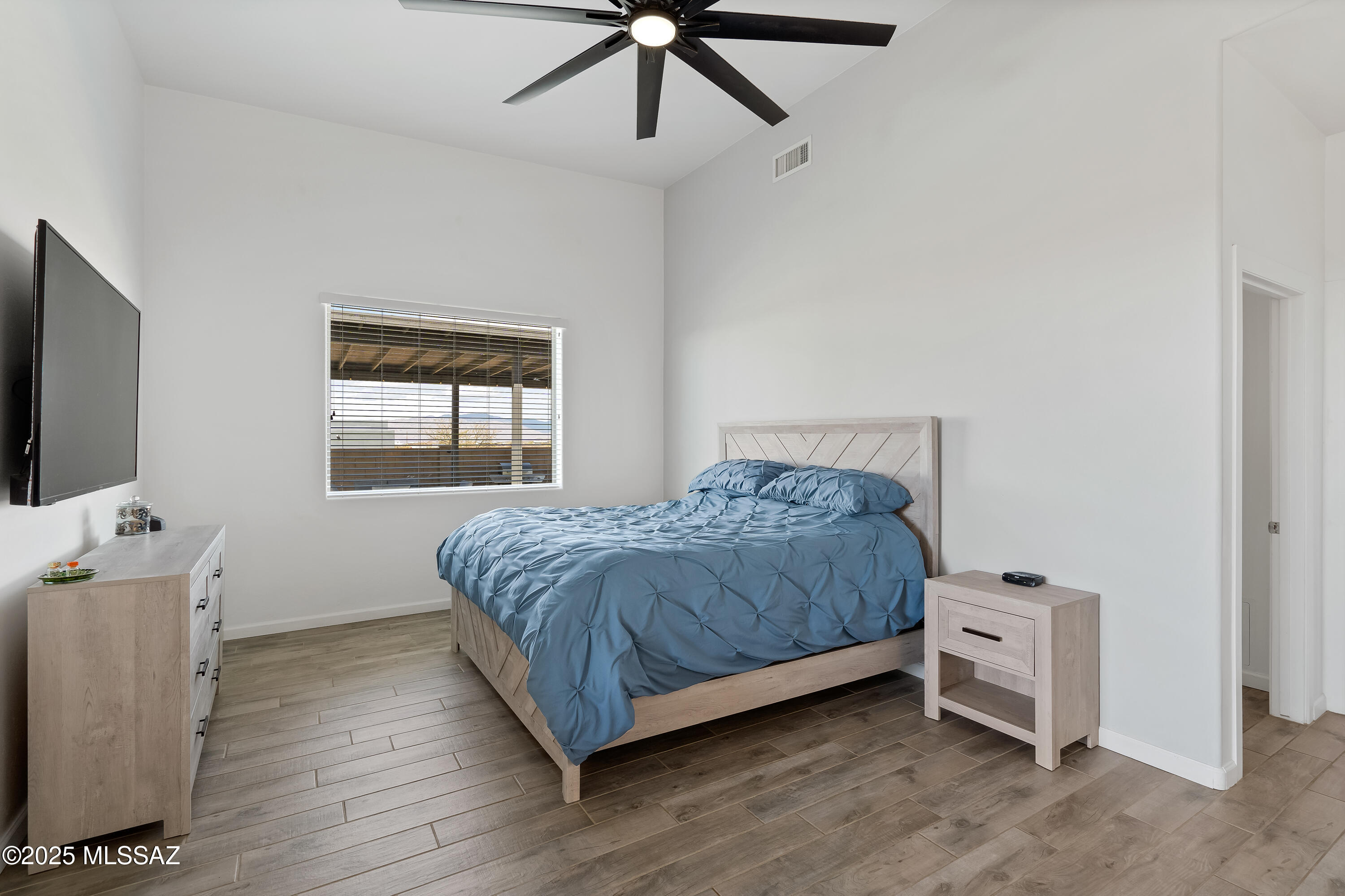 3337 E Wet Sand Place