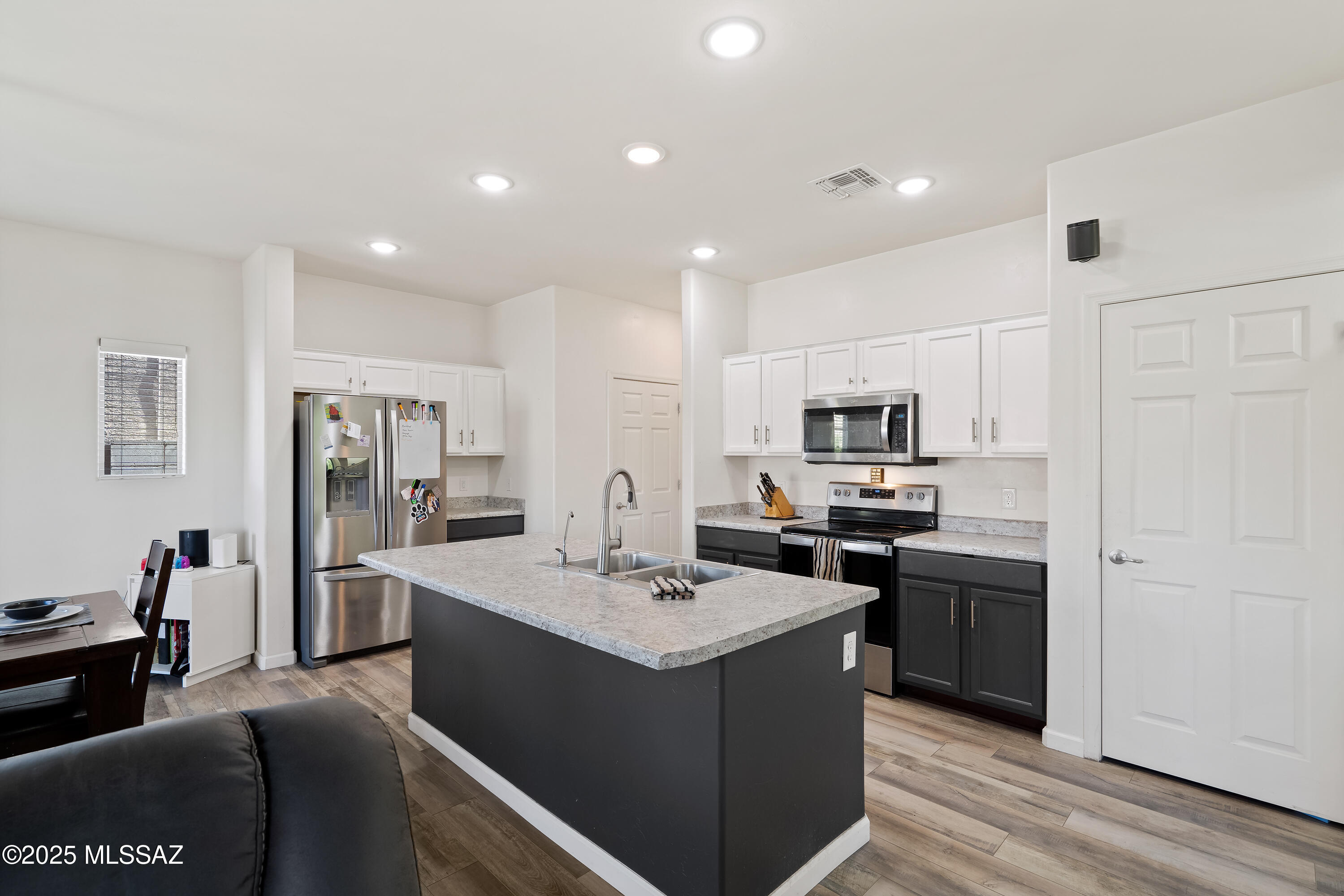 6494 E Brushback Loop