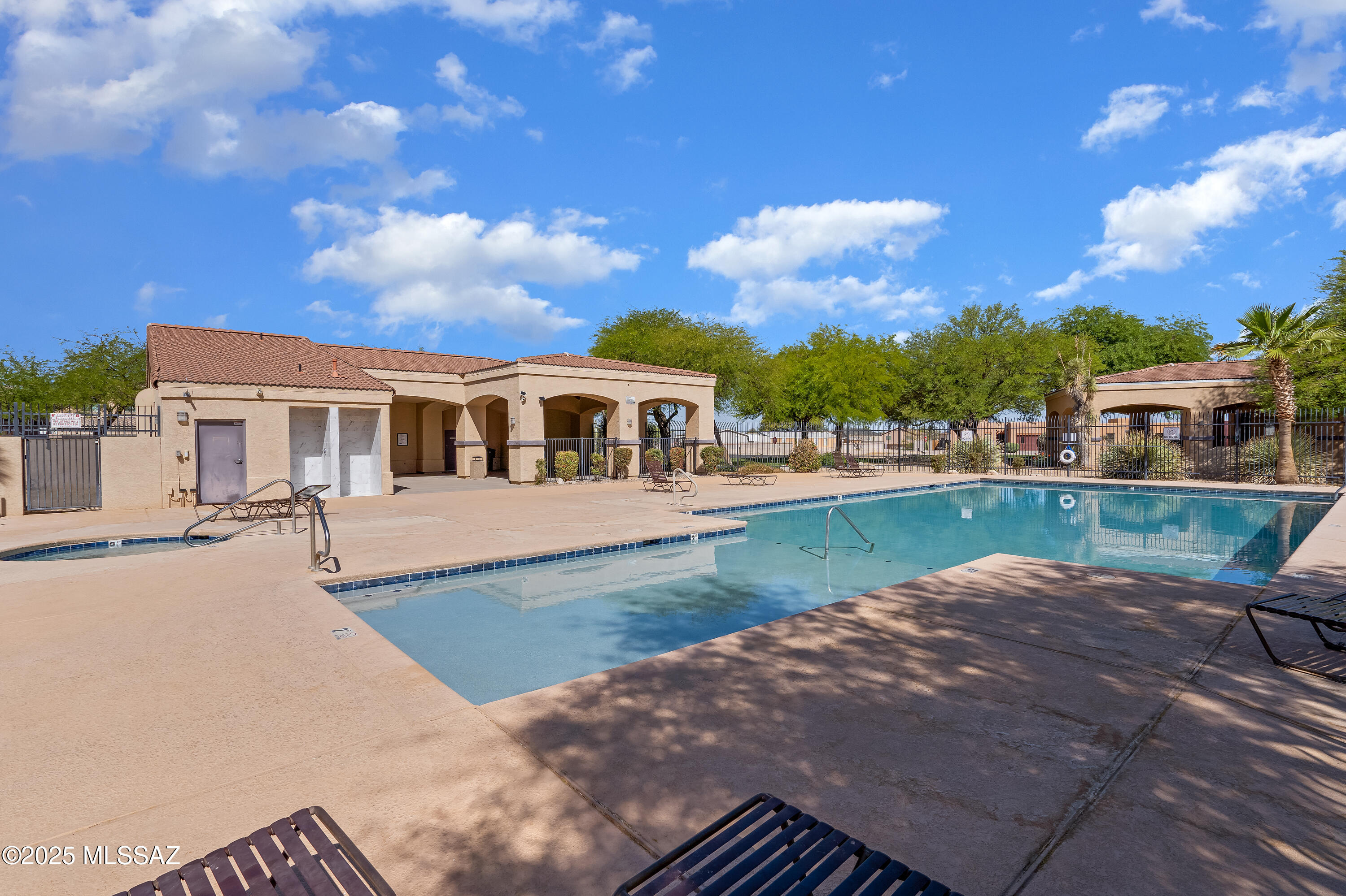 6494 E Brushback Loop