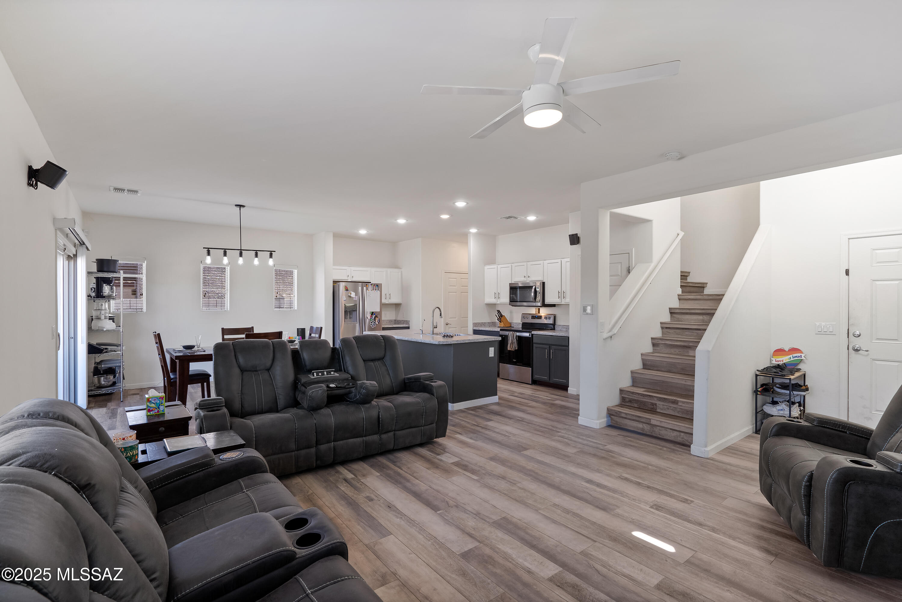 6494 E Brushback Loop