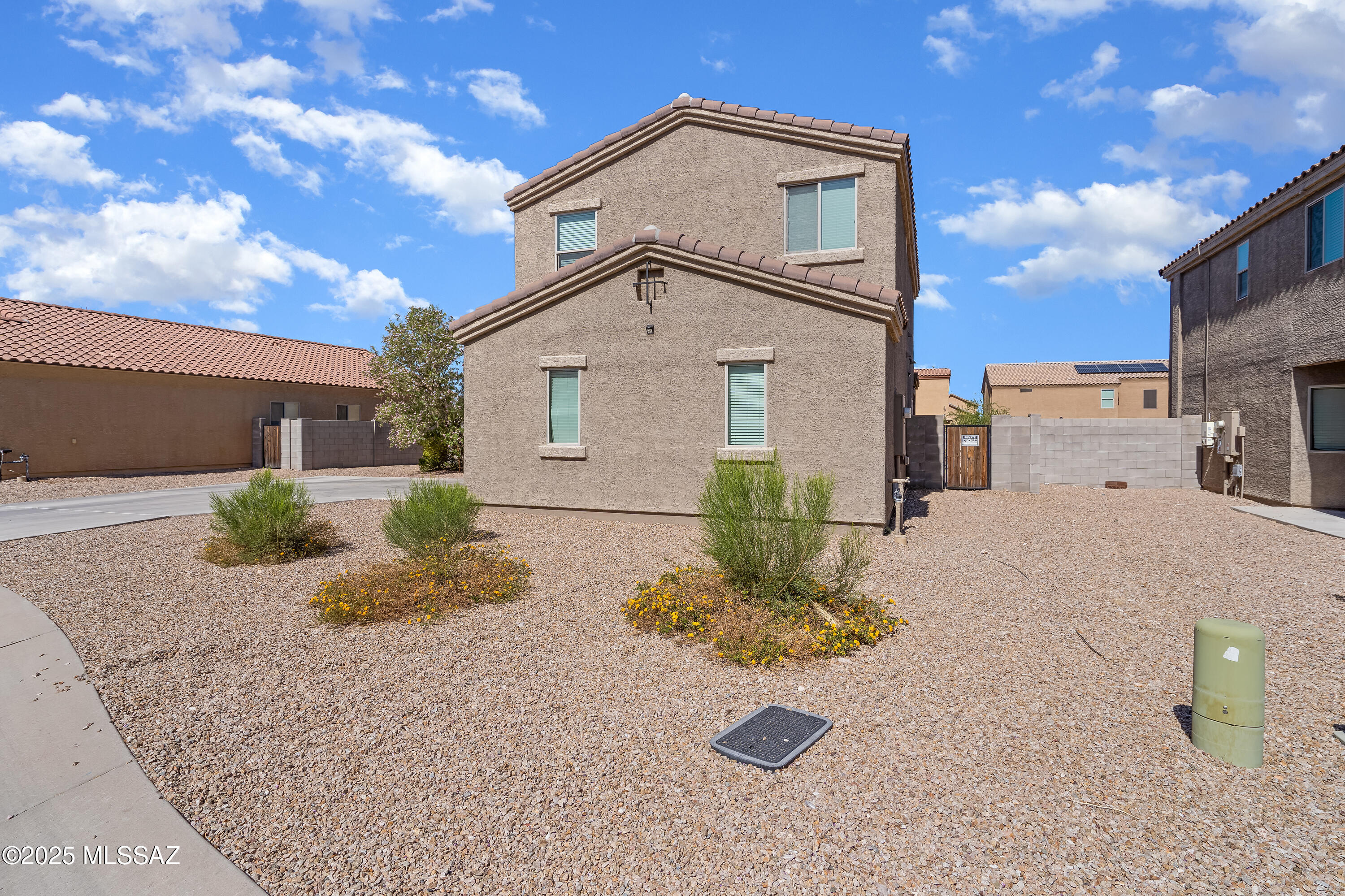 6494 E Brushback Loop