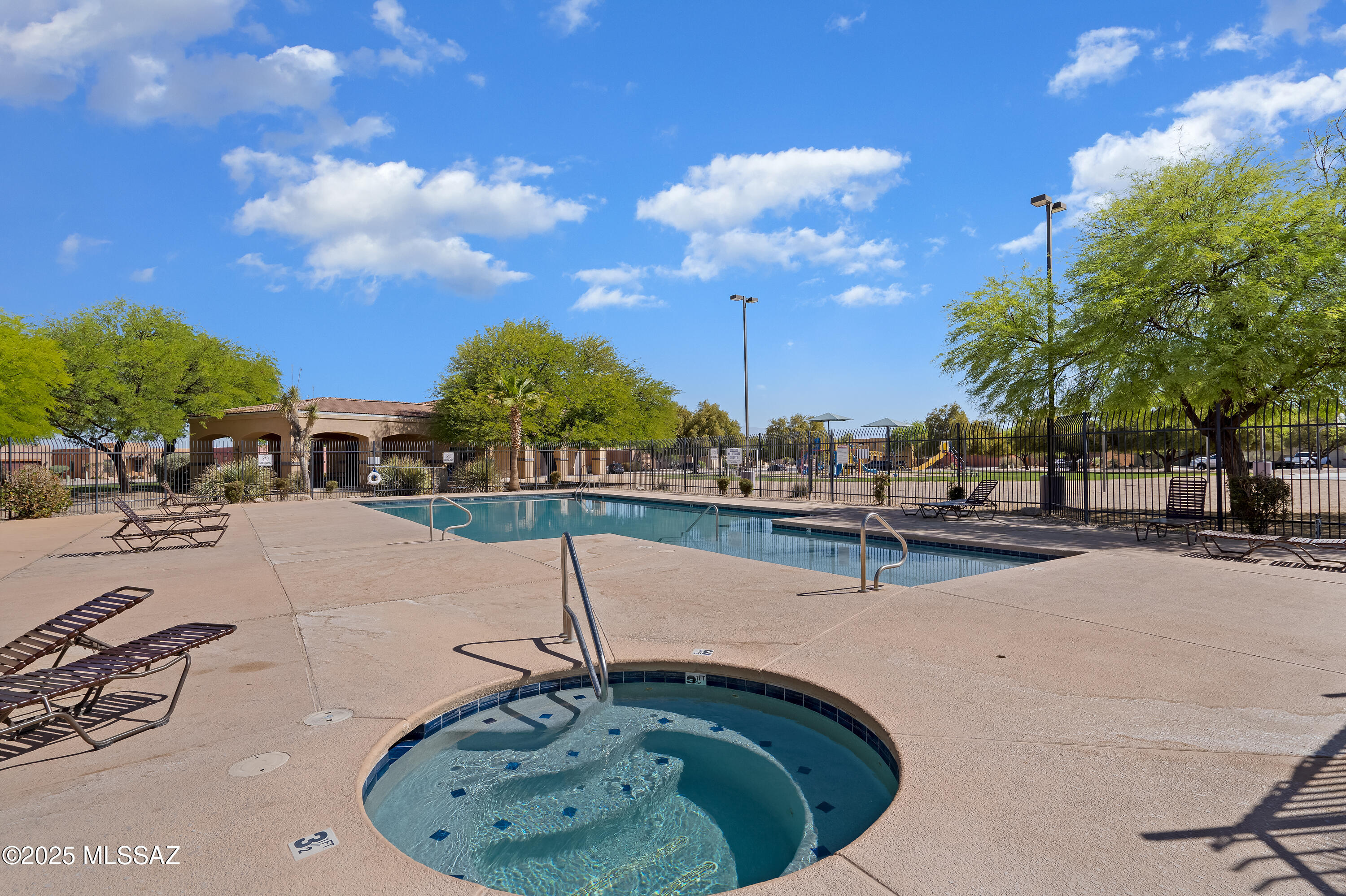 6494 E Brushback Loop