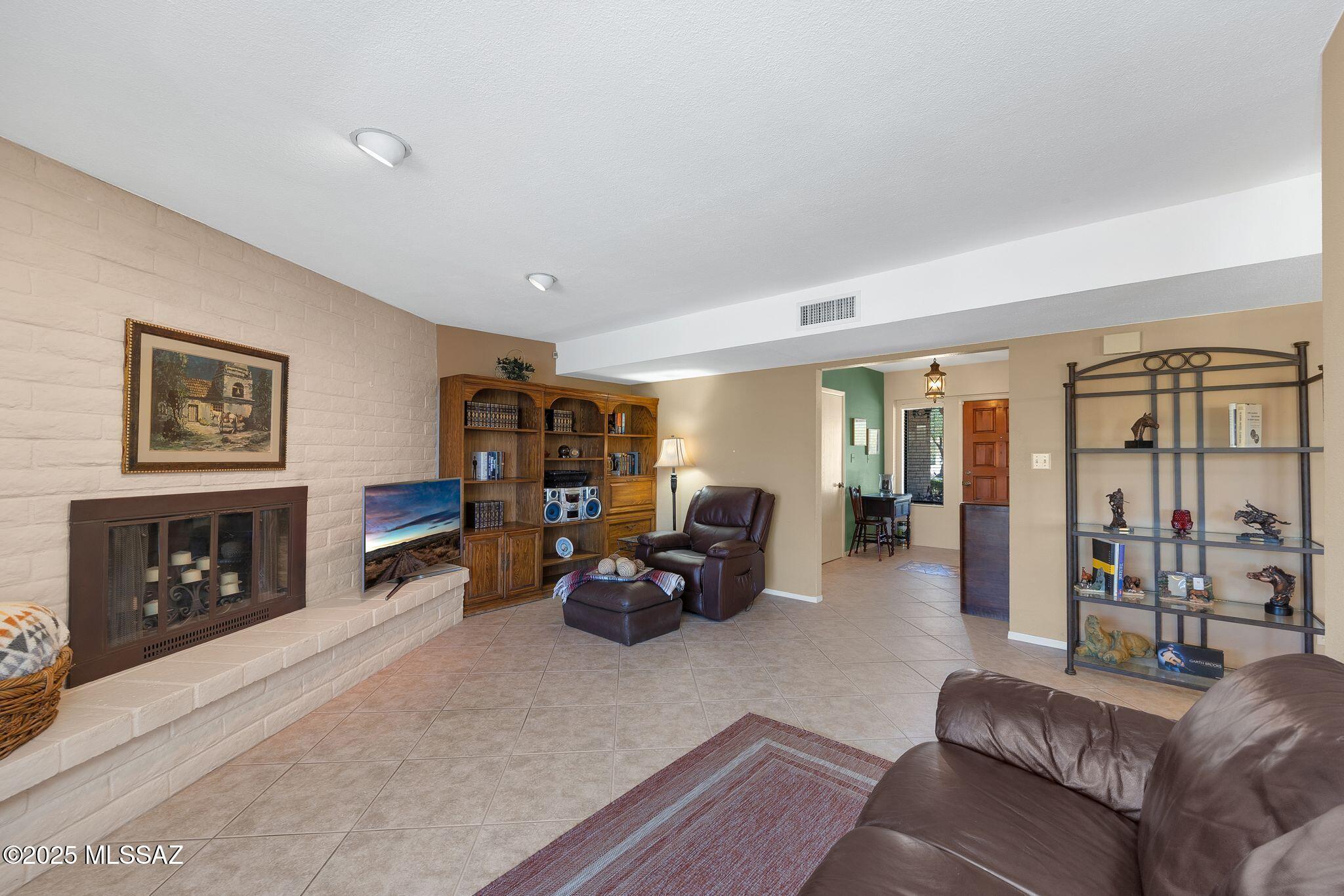 571 N Tanque Verde Loop Road