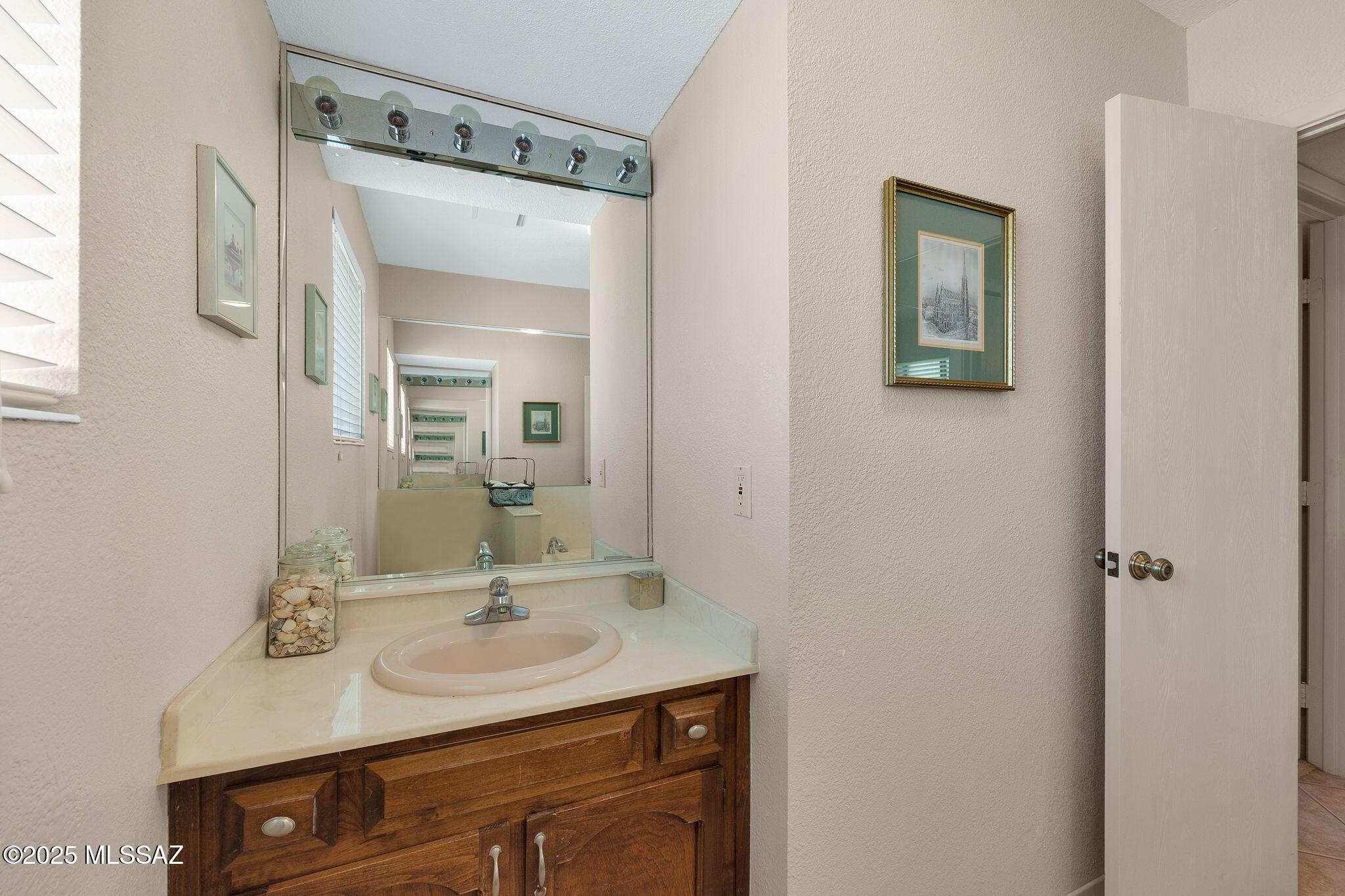 571 N Tanque Verde Loop Road