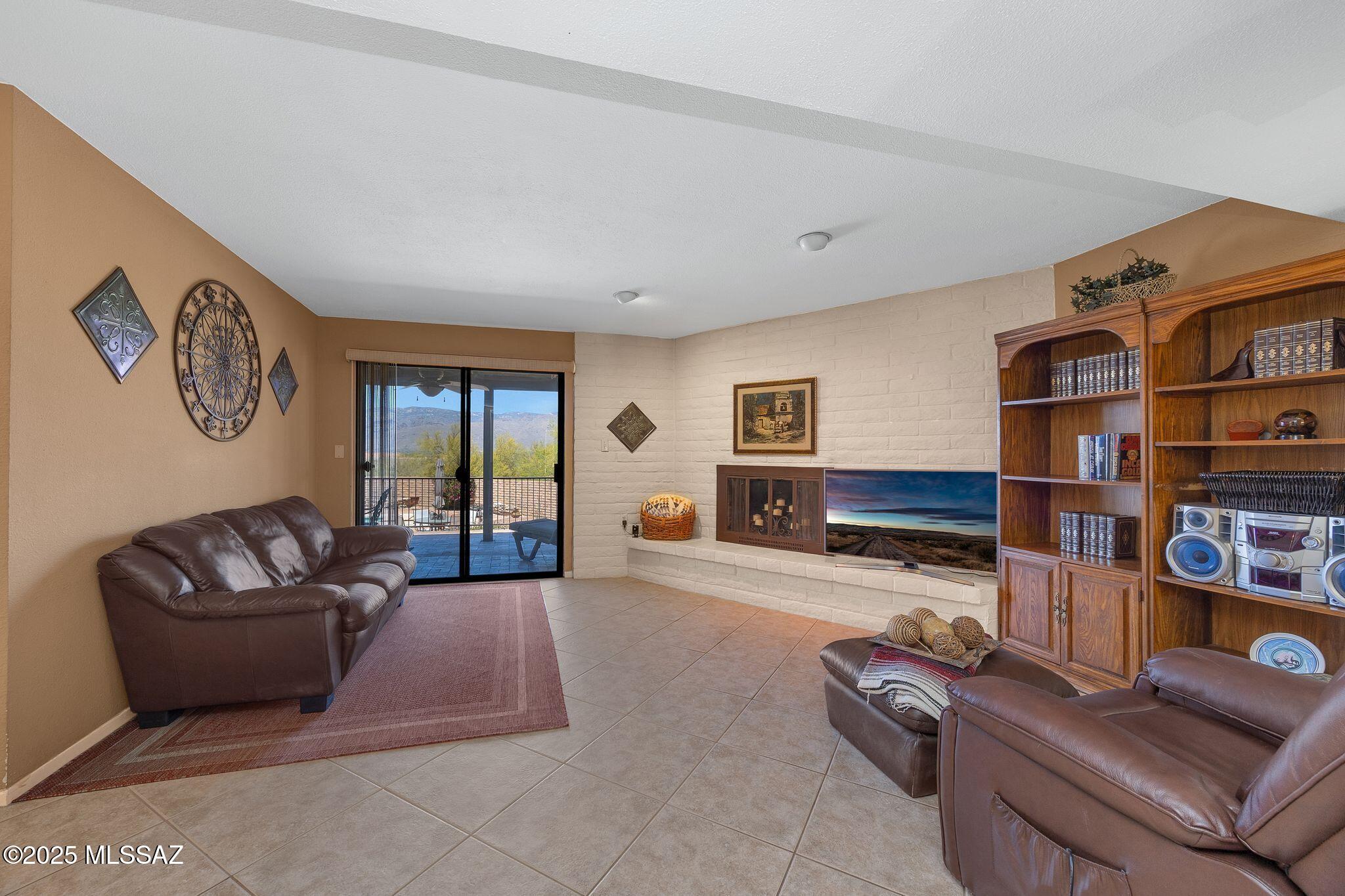 571 N Tanque Verde Loop Road