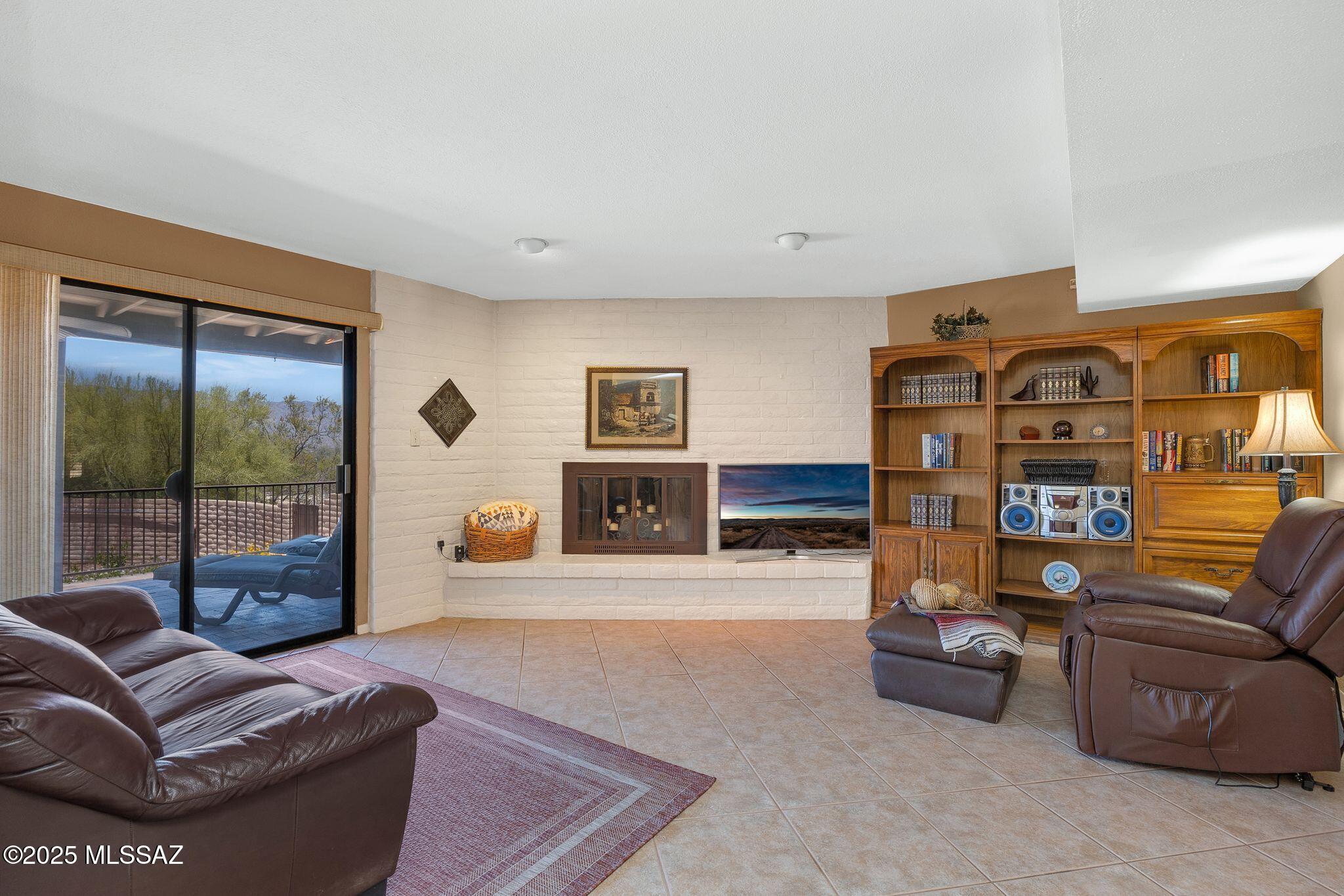 571 N Tanque Verde Loop Road