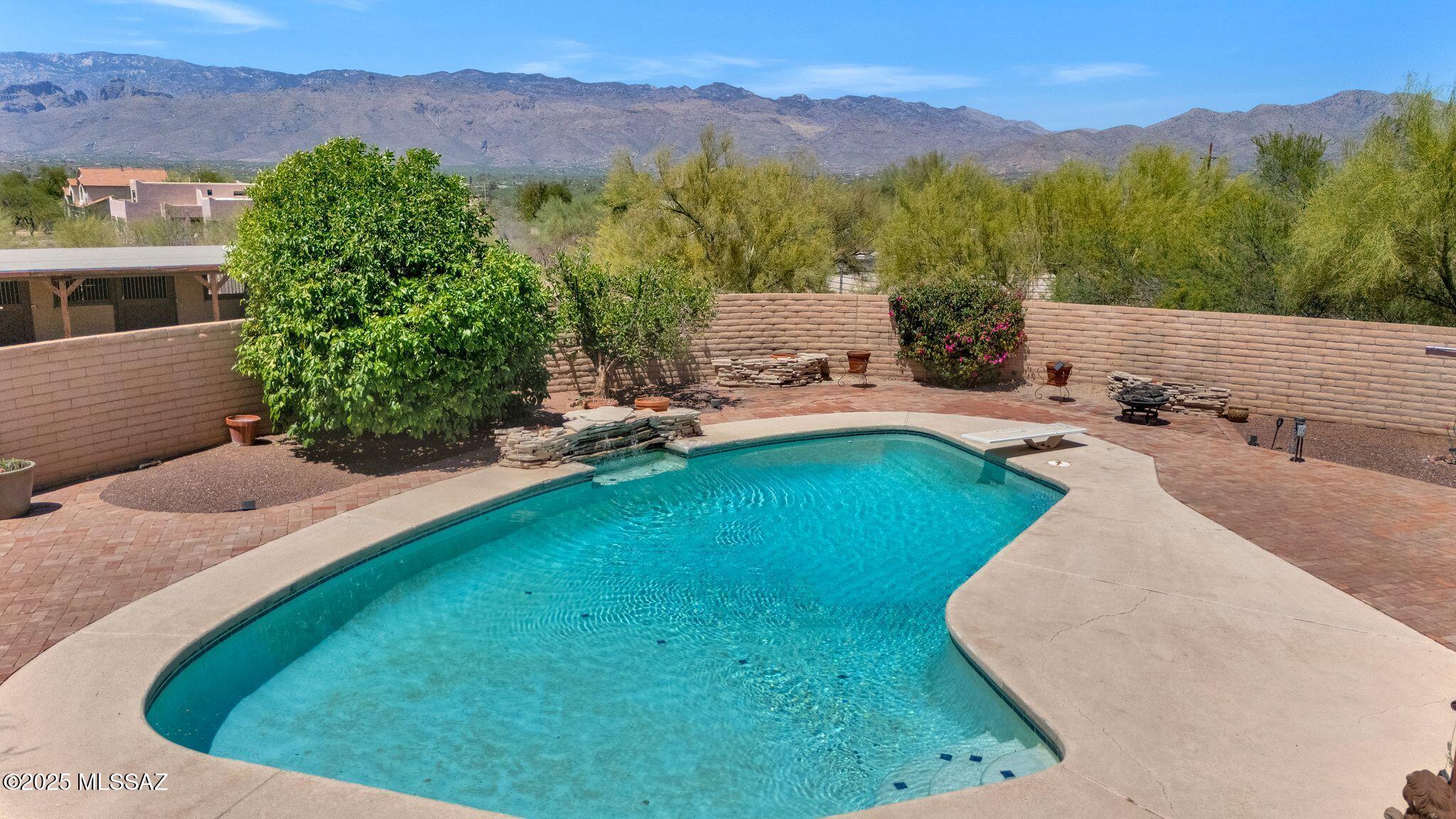 571 N Tanque Verde Loop Road