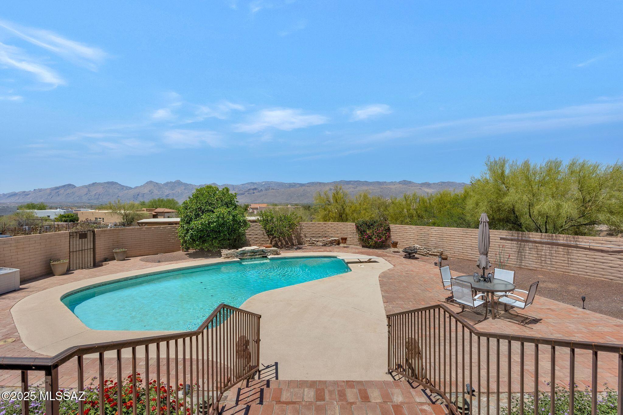 571 N Tanque Verde Loop Road