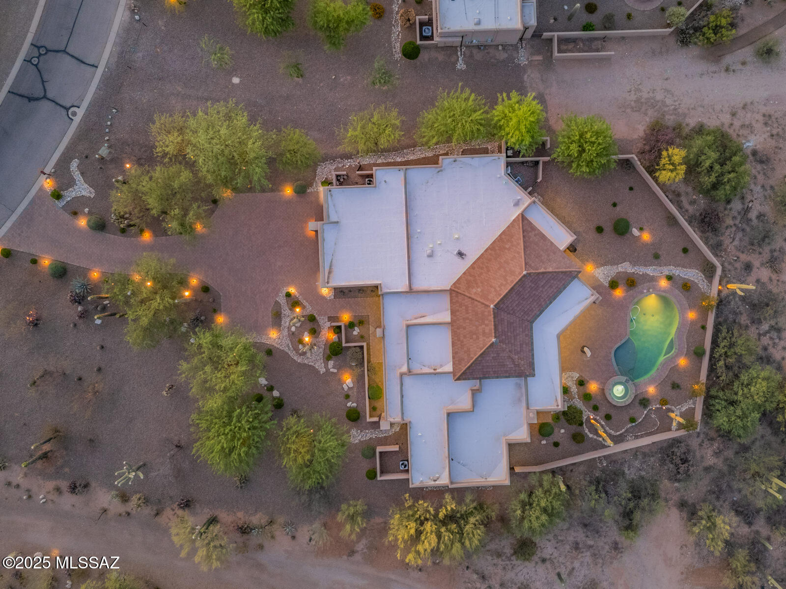 2706 N Megafauna Court