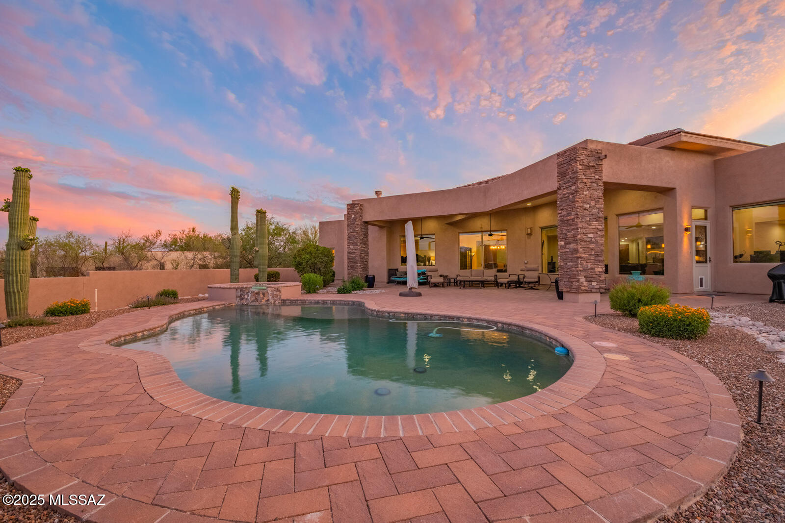 2706 N Megafauna Court