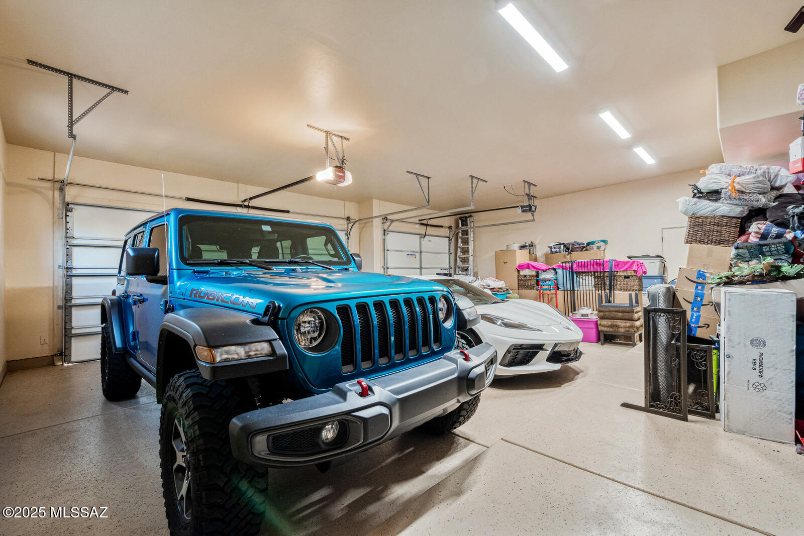 2706 N Megafauna Court