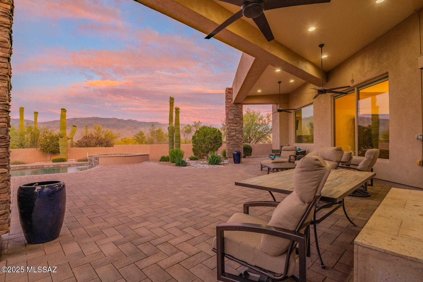 2706 N Megafauna Court