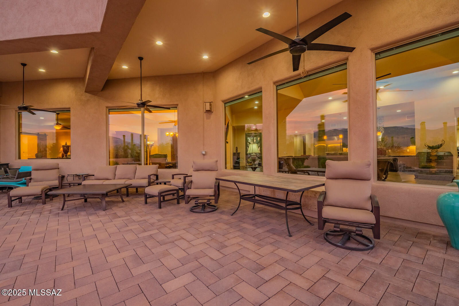 2706 N Megafauna Court