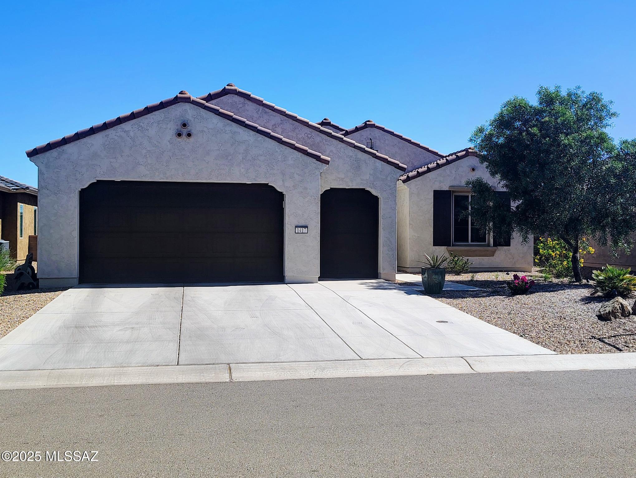 1417 E Claystone Drive