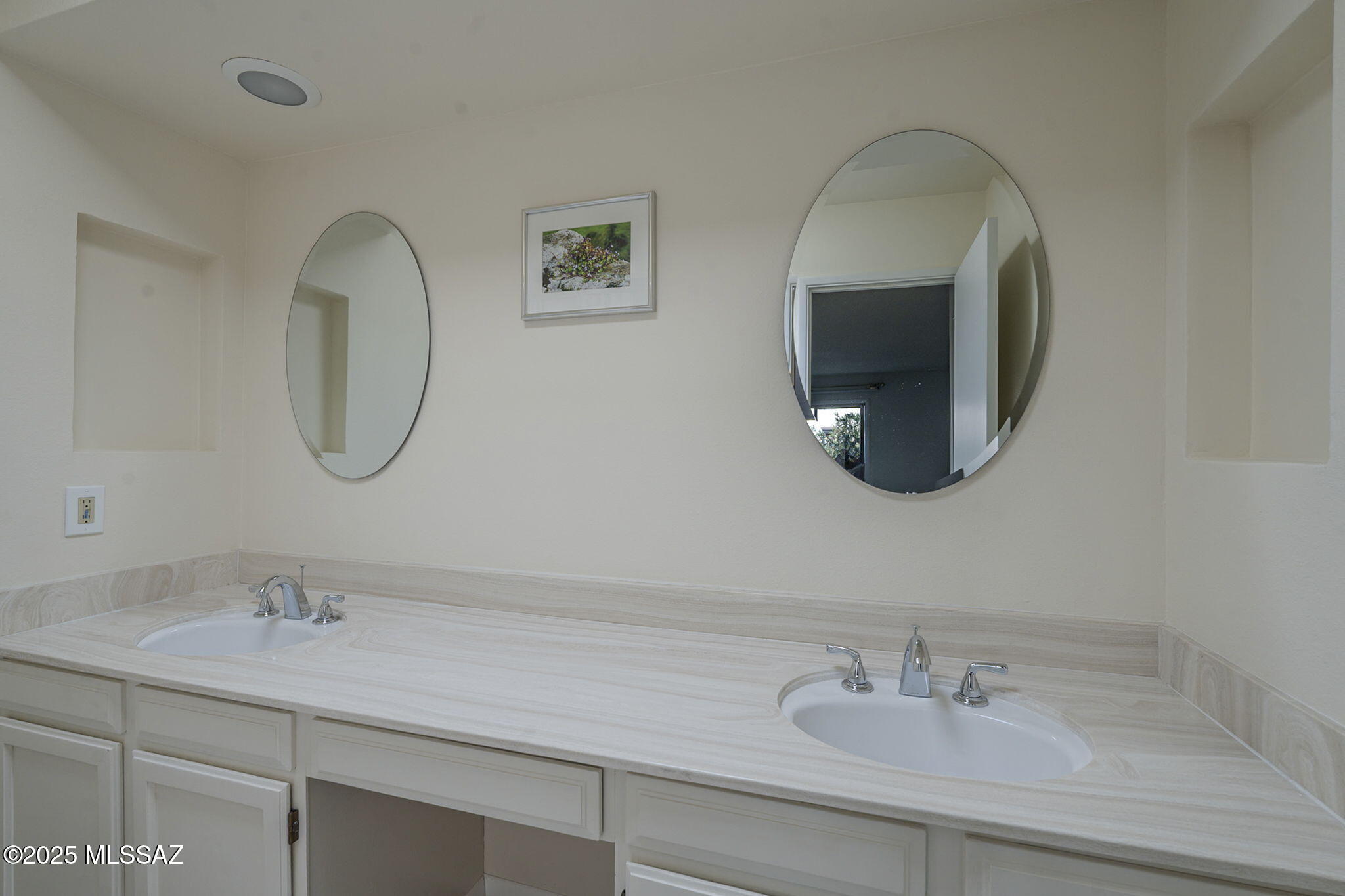 5444 N La Casita Drive