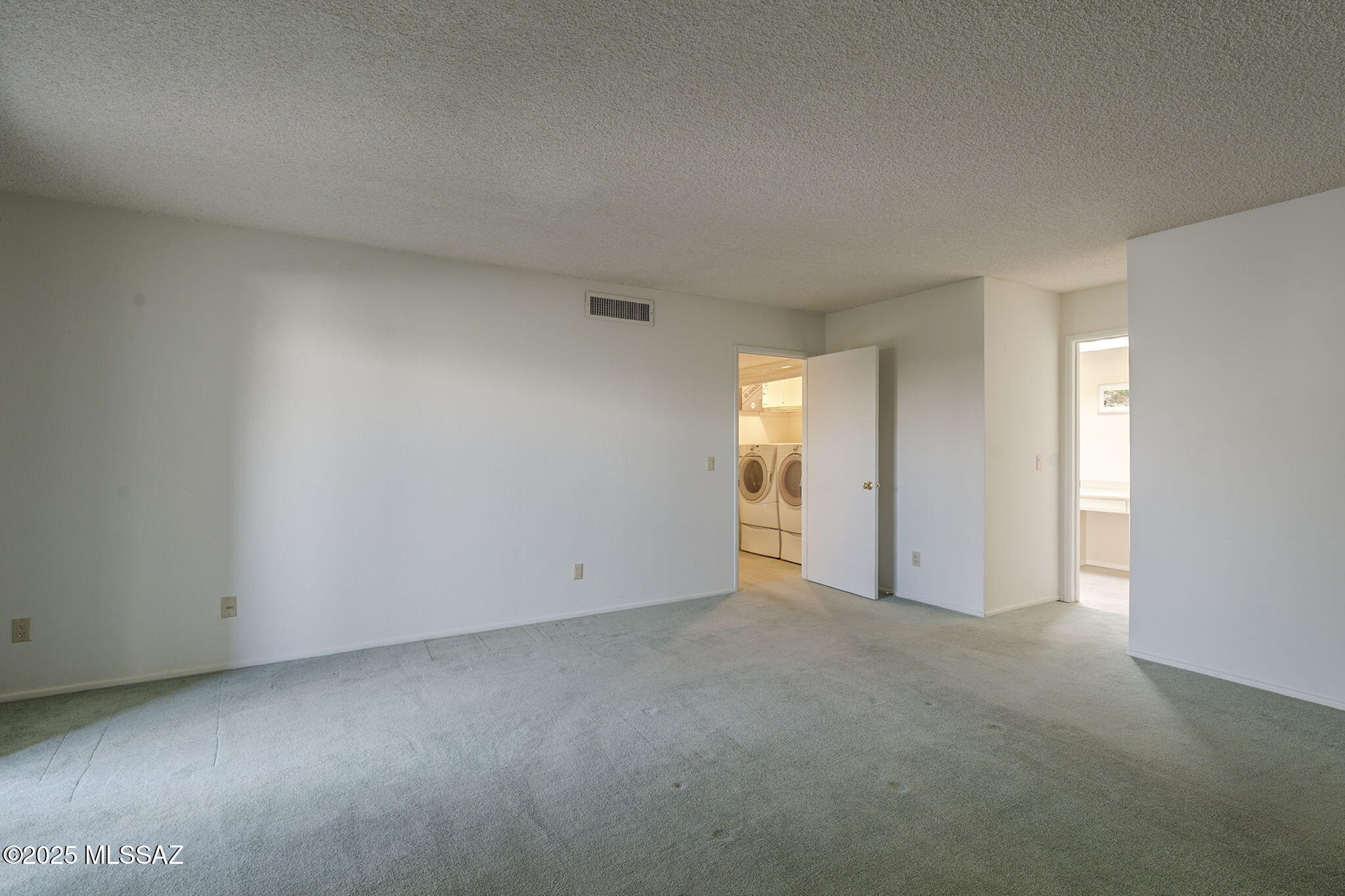 5444 N La Casita Drive