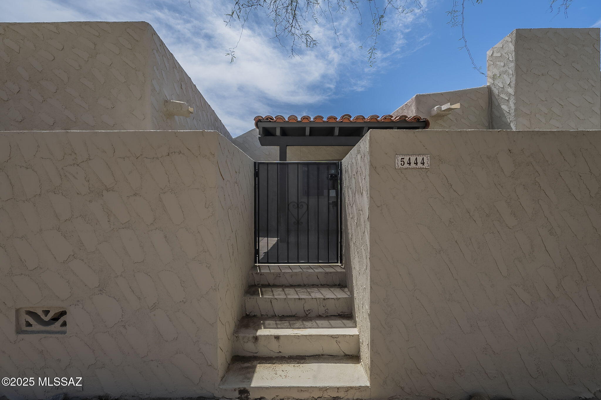 5444 N La Casita Drive