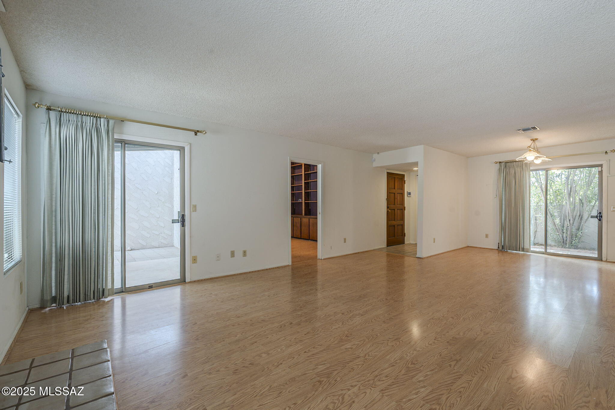 5444 N La Casita Drive