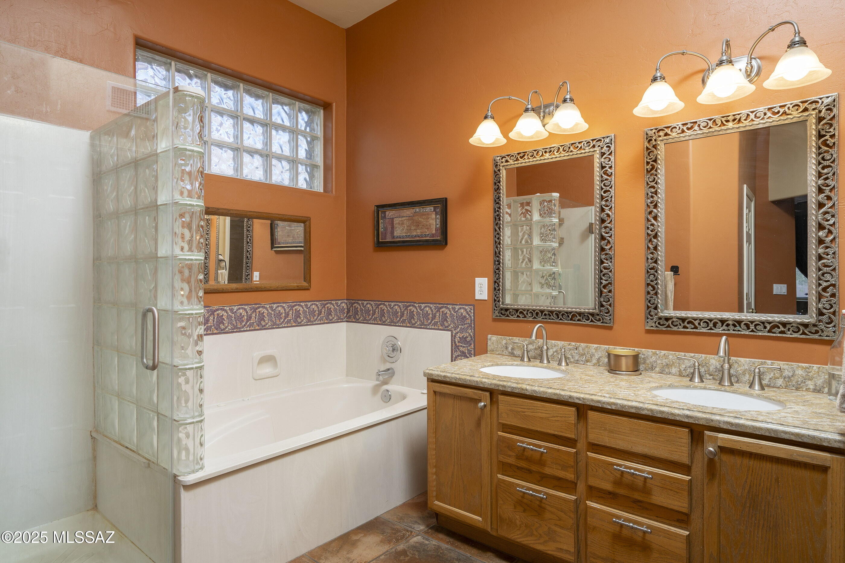 730 N Northern Vista Place